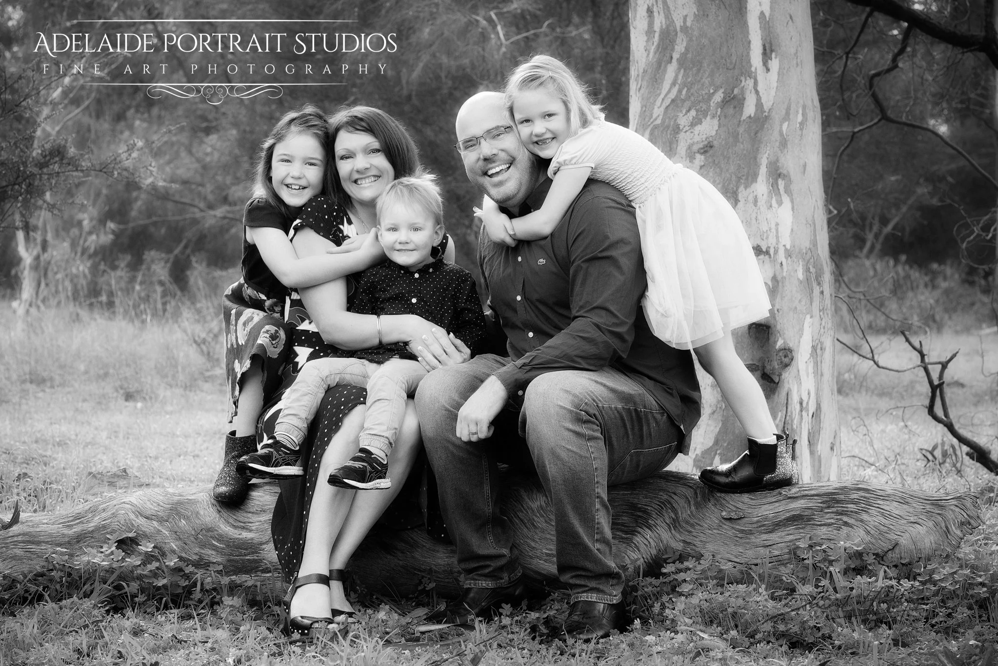 2107101P-029 BW Family 2048px LOGO.jpg