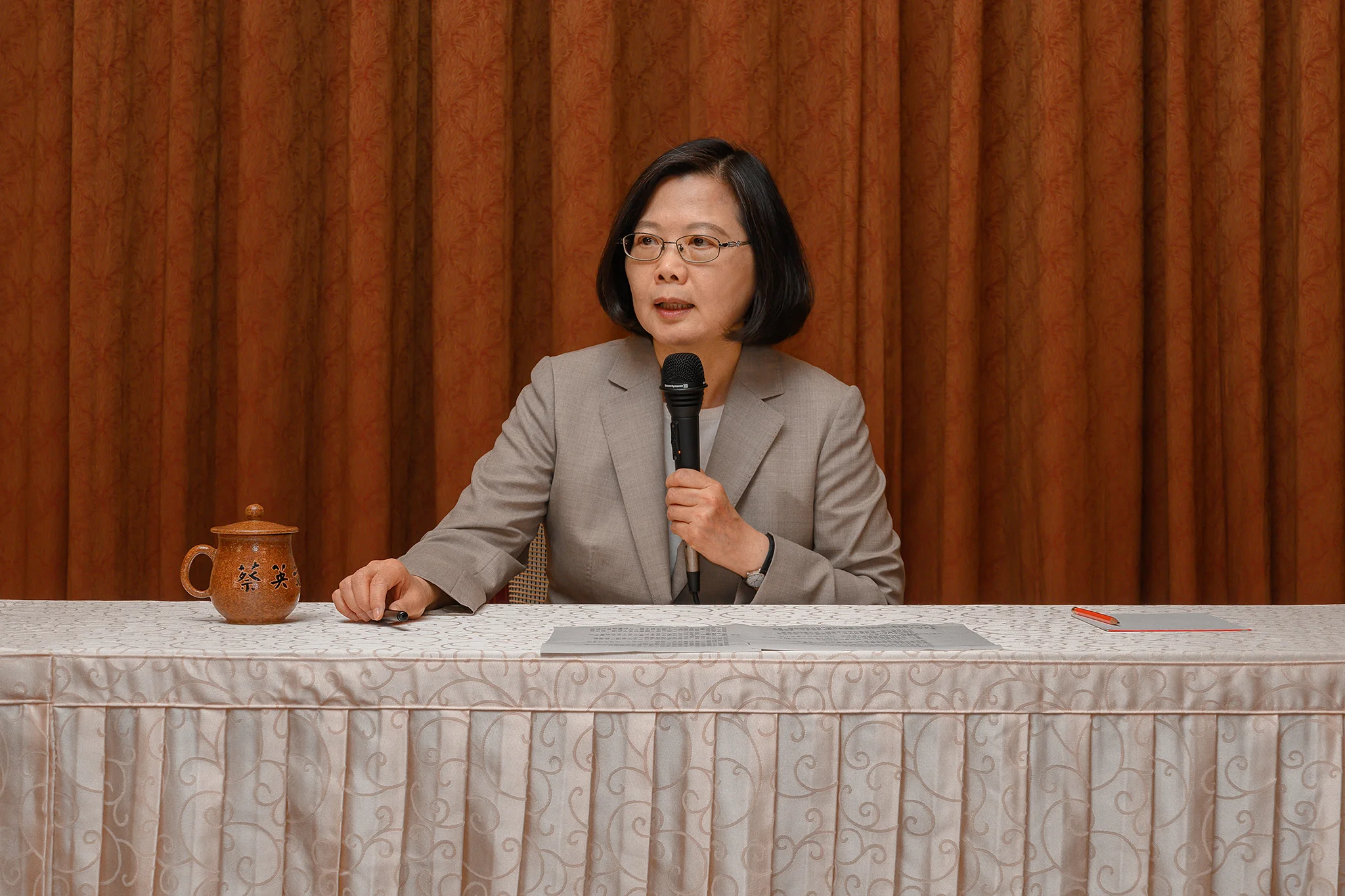 總統蔡英文強勢修改黨內總統初選規則,遭日本《產經新聞》以大篇幅方式報導。圖片來源:Taiwan Presidential Office/Flickr