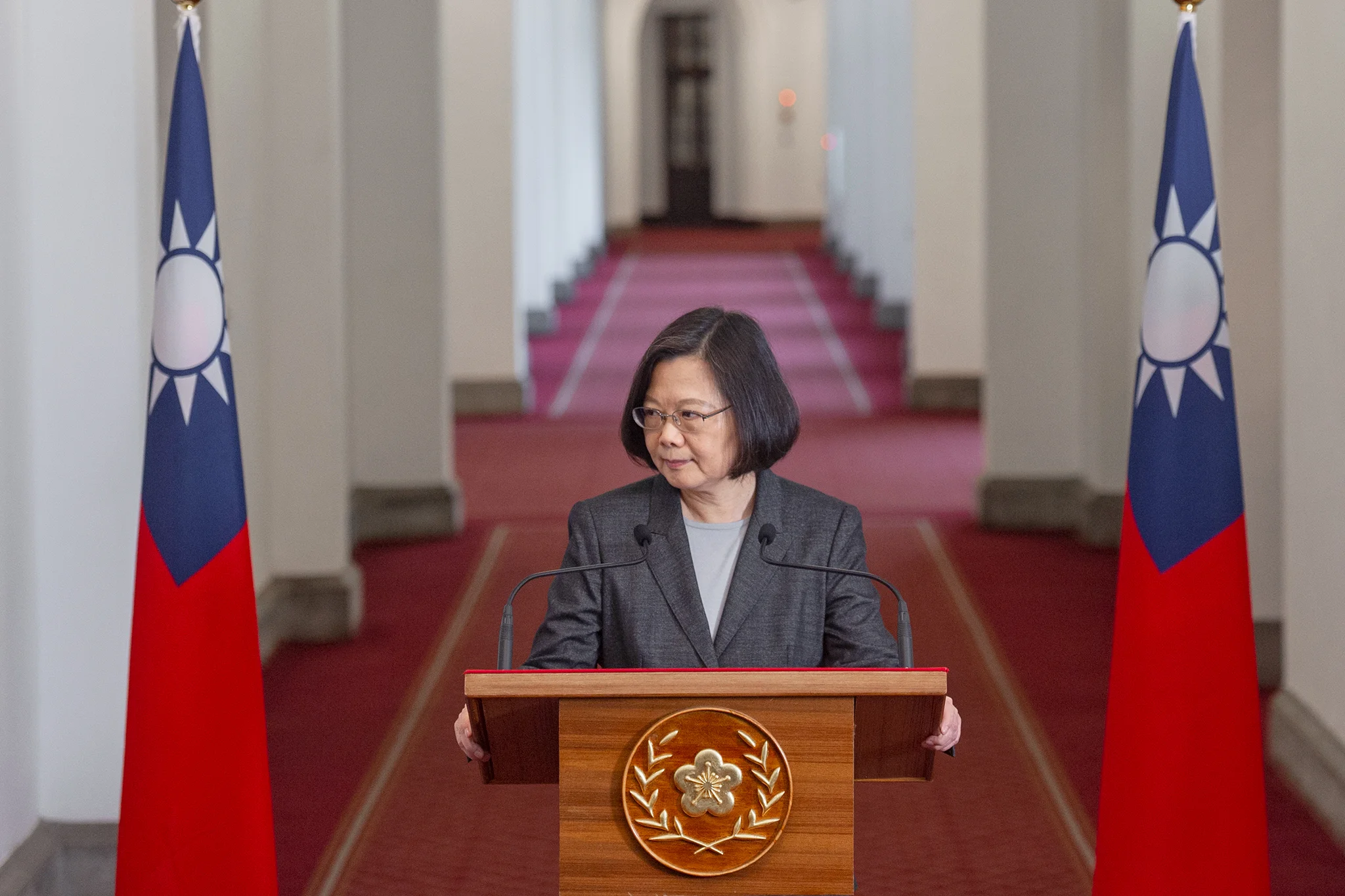 筆者認為,目前台灣人跟美國人面臨的共同危機,就在於蔡英文的中華民國政府。圖片來源:Taiwan Presidential Office/Flickr