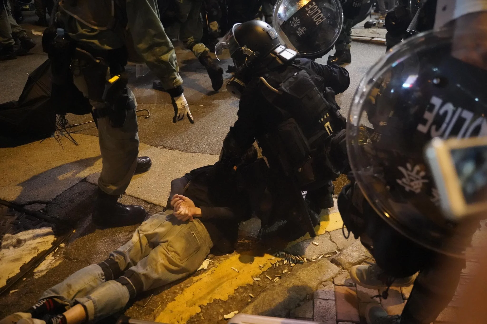 港警鎮壓反送中民眾。圖片來源:香港眾志 Demosistō/Facebook