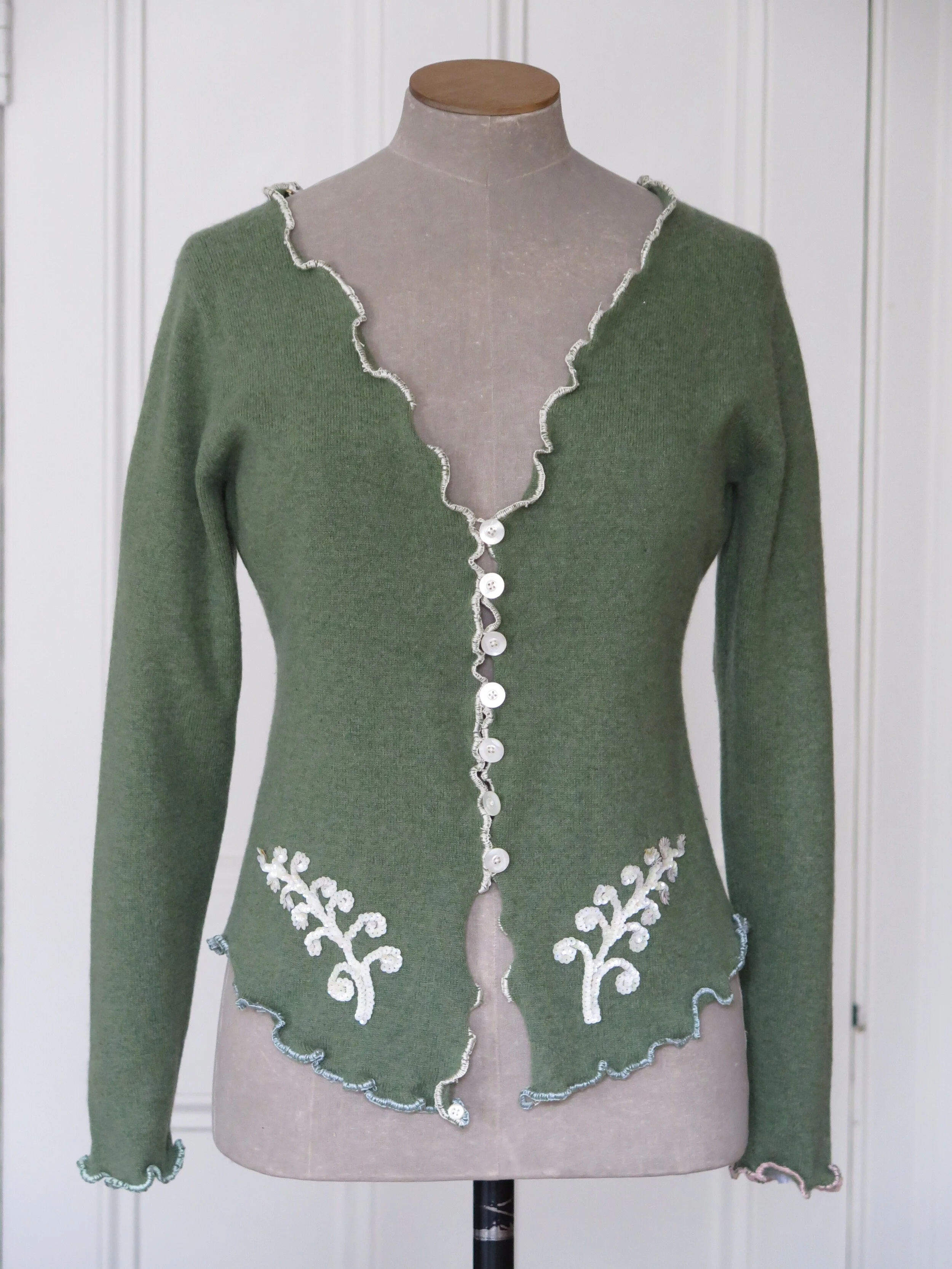 Leaf Green Cashmere Cardigan. 2963