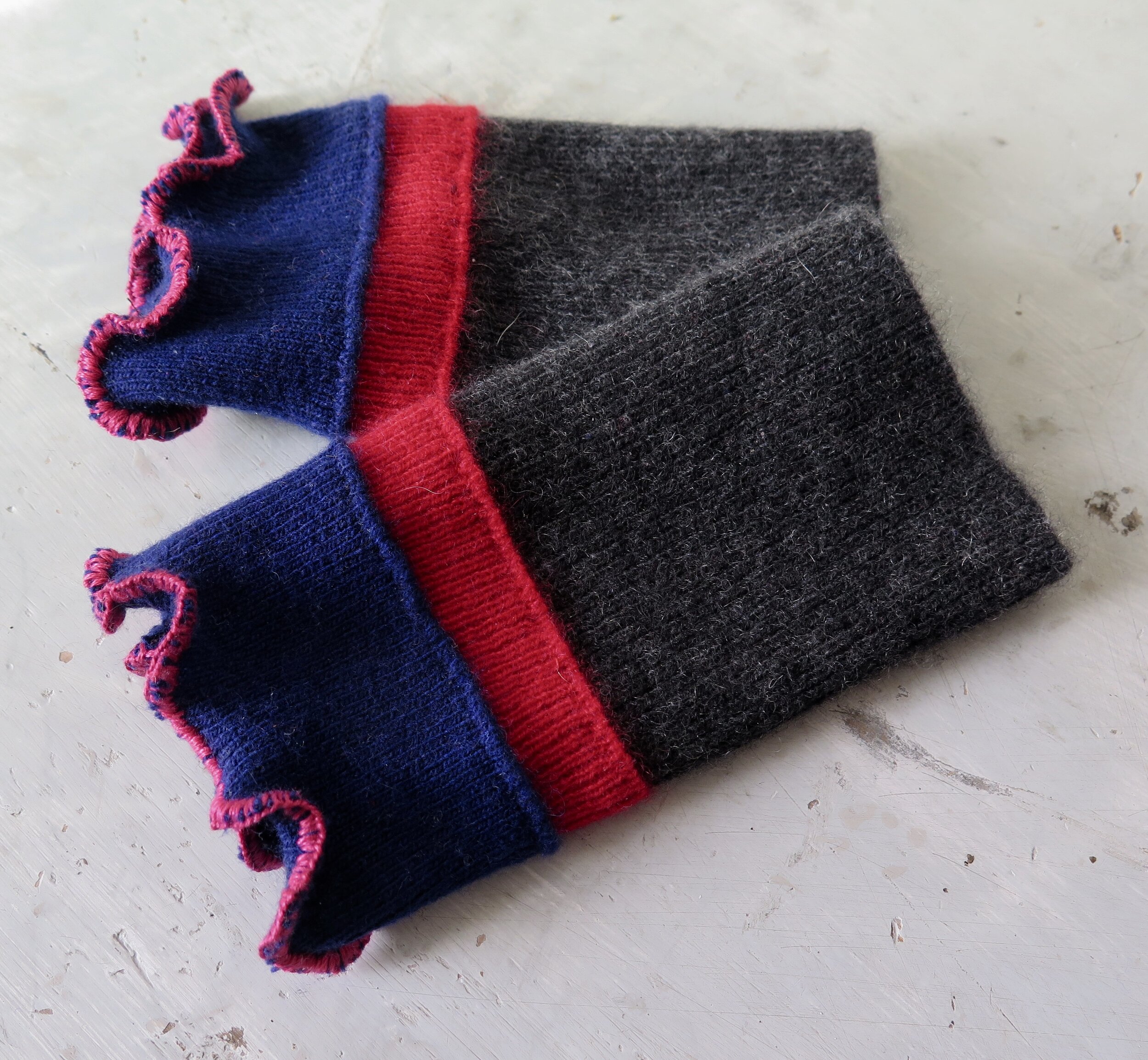 CC 150. Cashmere Cuffs