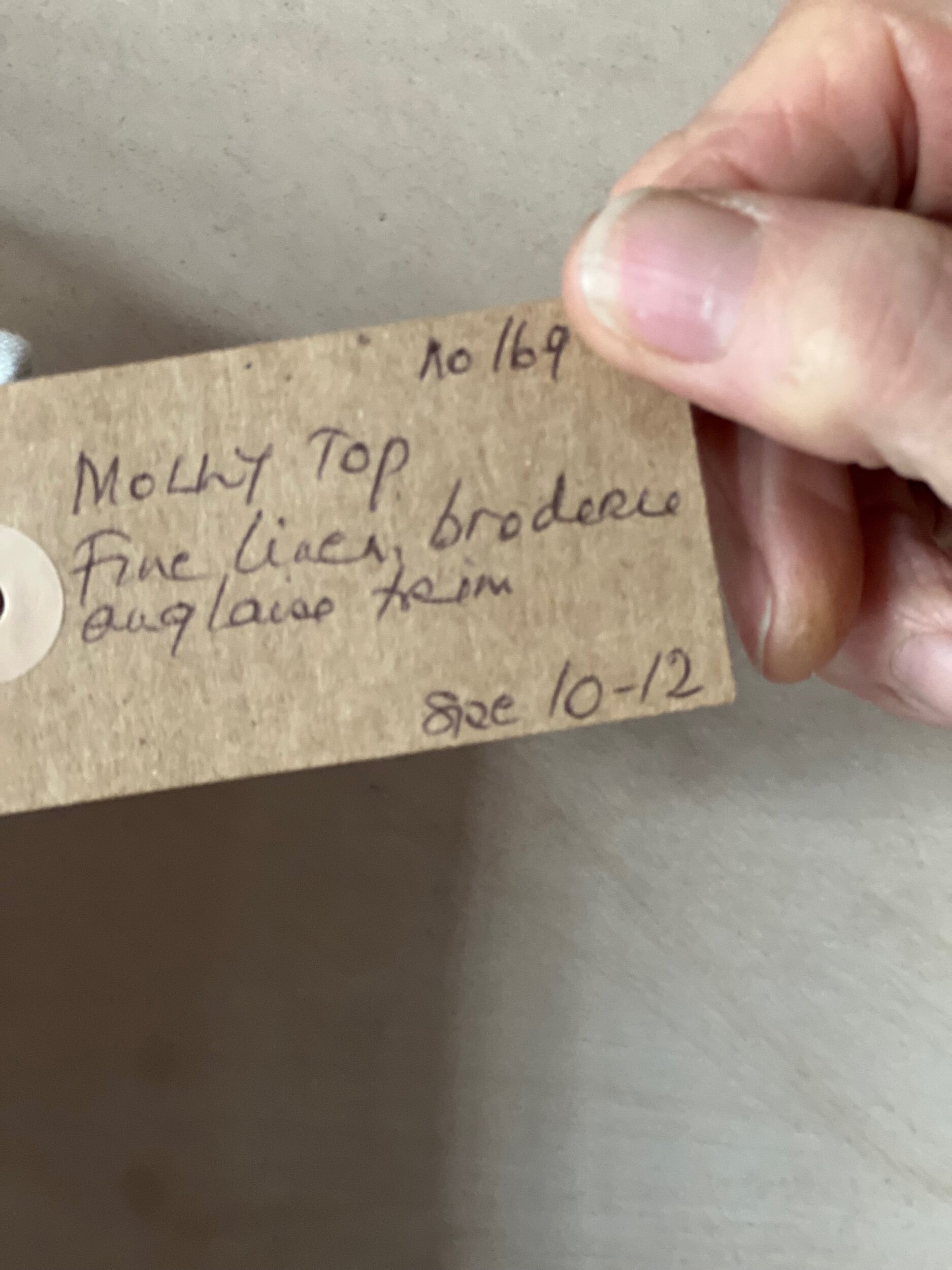 24DEC826-7361-4404-BE75-DD581E987E19