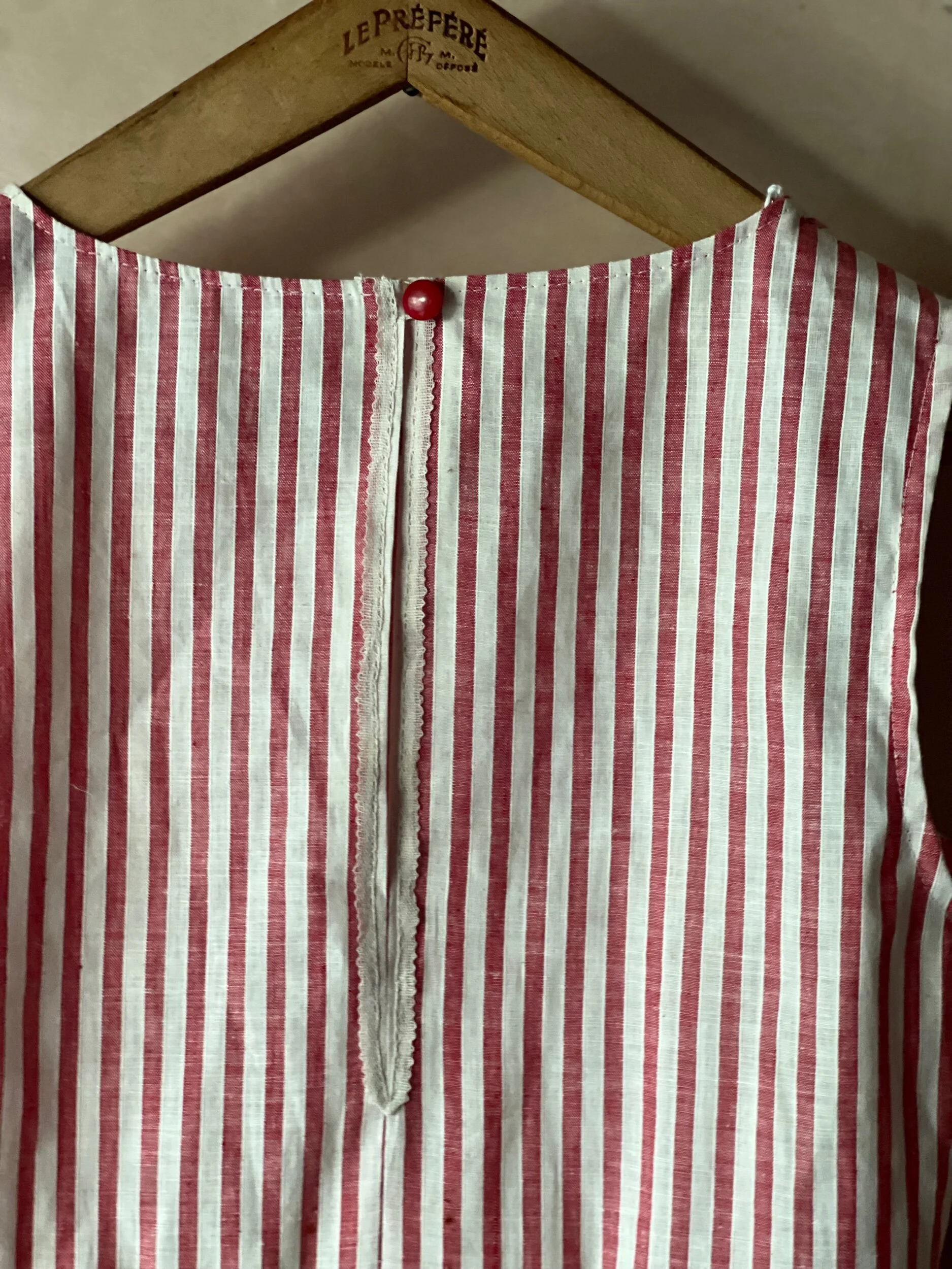 DB297CD7-11EE-47C5-ACB7-14A0D8CDCF03