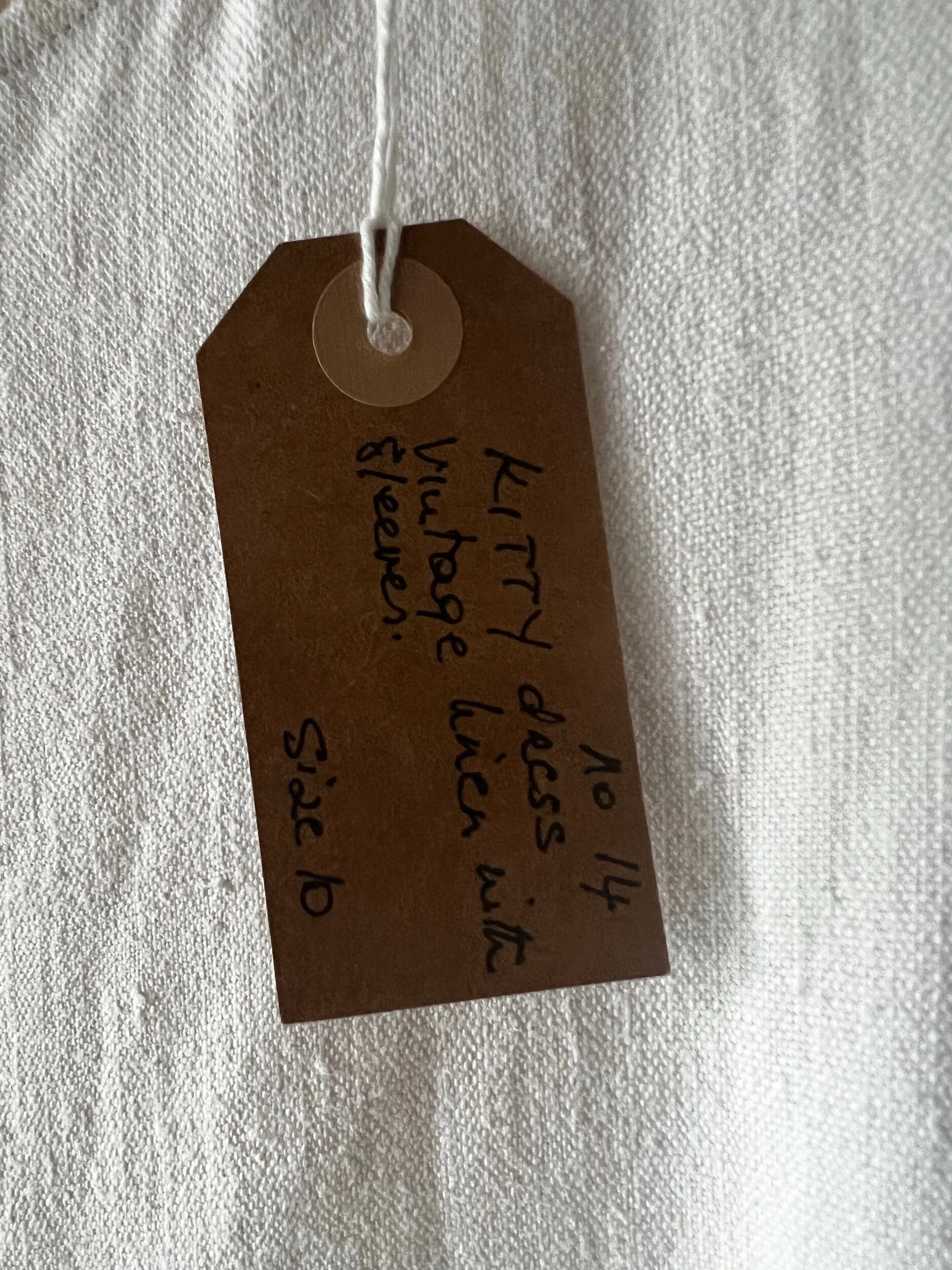 DFB0EA4B-D318-411A-934F-137758E7B213