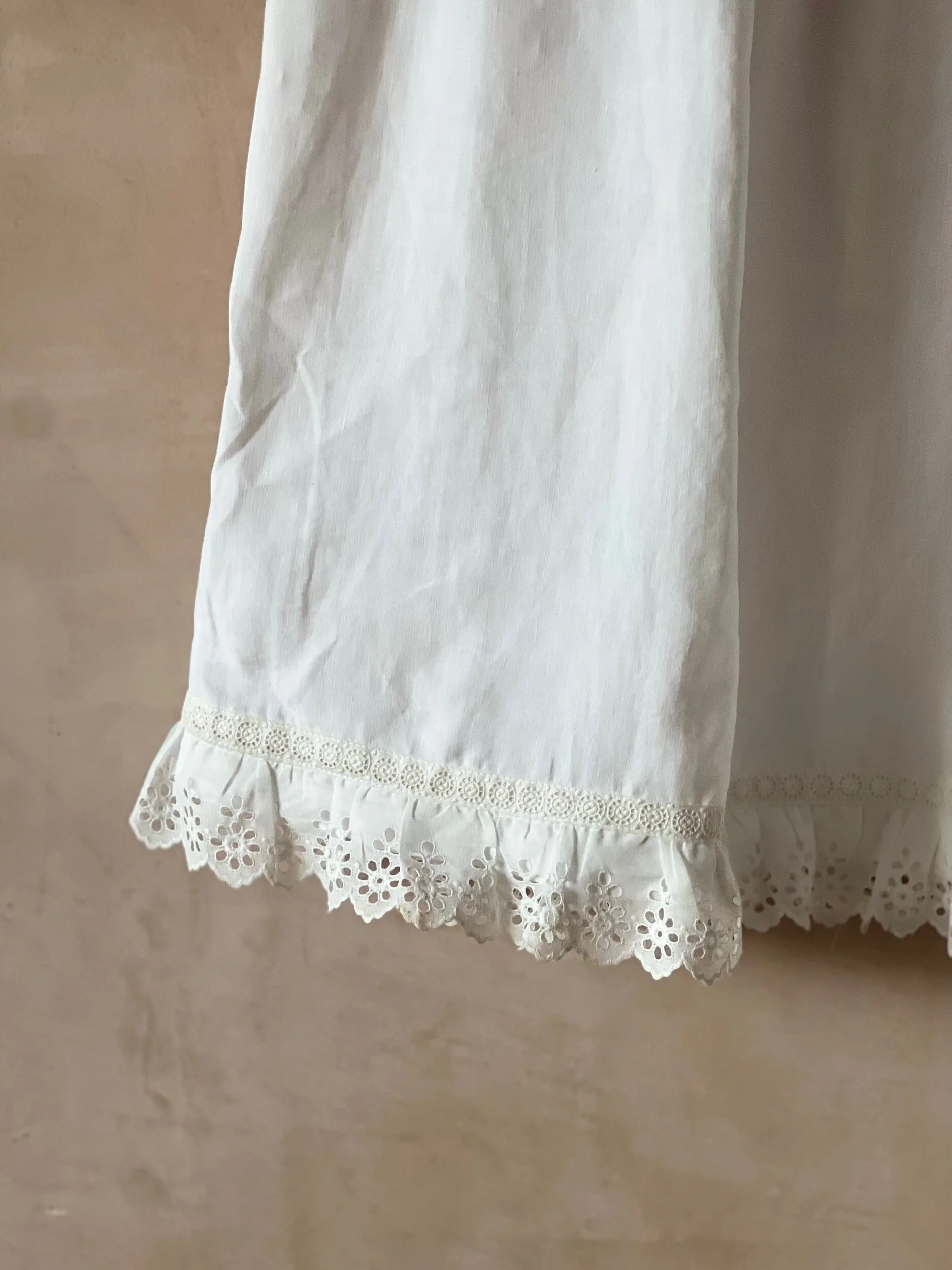 9546B950-B103-4FD8-A28F-0965072D5BA9