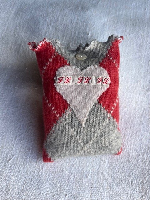Cashmere Lavenfder Bag with Heart