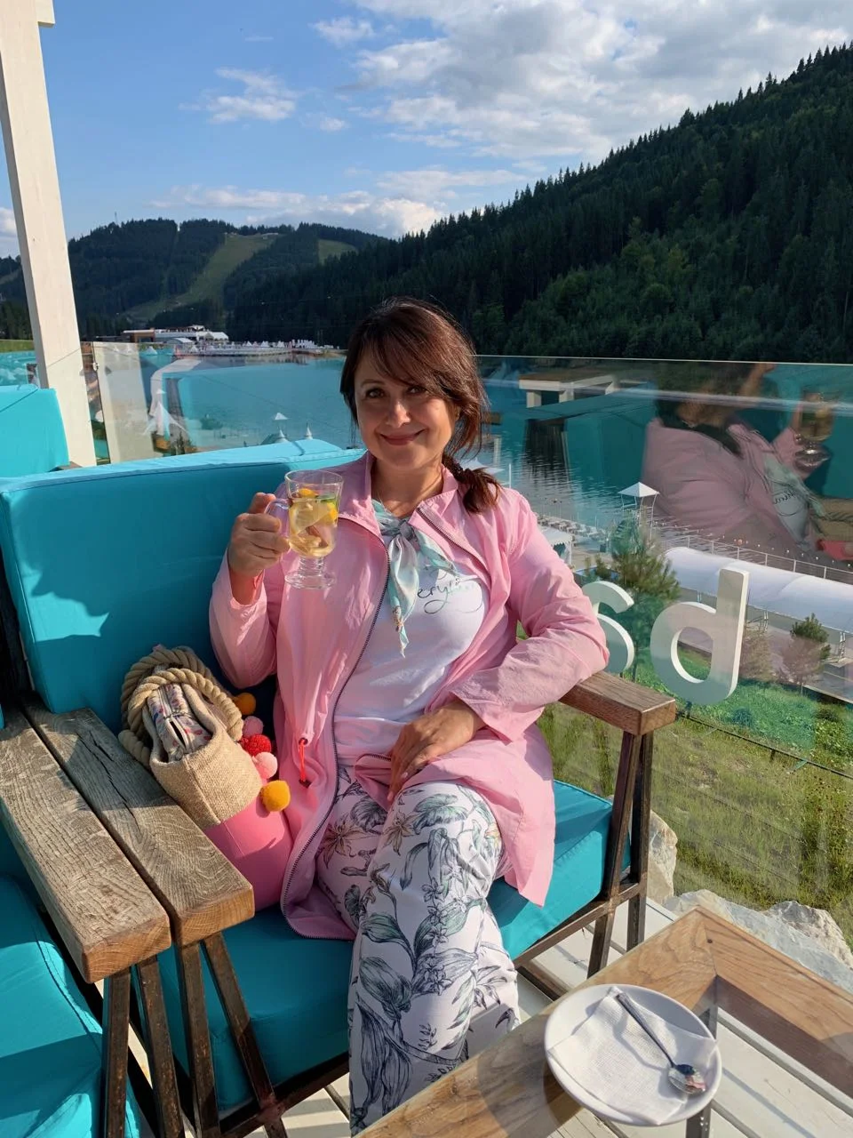      

 
   Ни один Просветлённый не говорит:" Следуйте только за мной, ничего не делайте и Просветлитесь".  Но каждый говорит:" Следуйте за своим Сердцем, я дам вам инструменты для вас,&nbsp; но делать и идти- необходимо вам самим.&nbsp; &nbsp;Я шёл