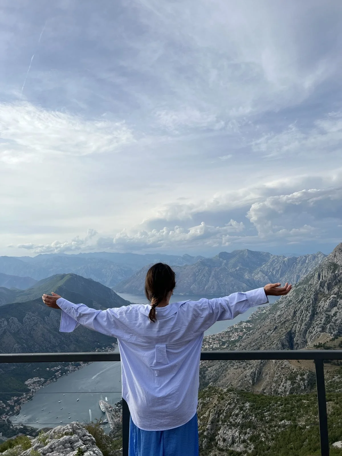 ИЗ НЕНАВИСТИ- В ЛЮБОВЬ 