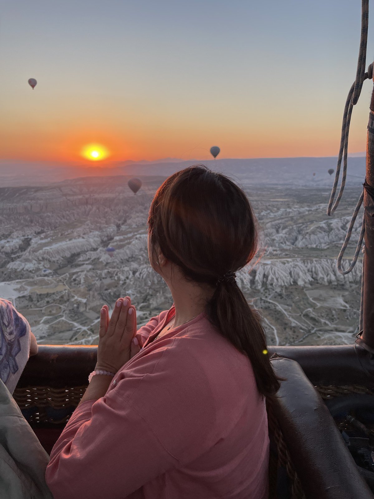 ЧЕННЕЛИНГ- ИСТОЧНИК. ( Часть 2- об Украине и глобальных трансформациях.)  Этот Ченнелинг- публикую на двух языках.