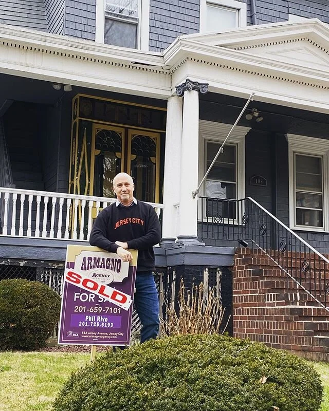 Congratulations to our client Angel Lisboa on the sale of his home at 📍108 Fairview Ave.
With over 35 years of real estate experience we listed, maketed and sold this historic Victorian home in less than three months for $985K.
Let use bring out kno