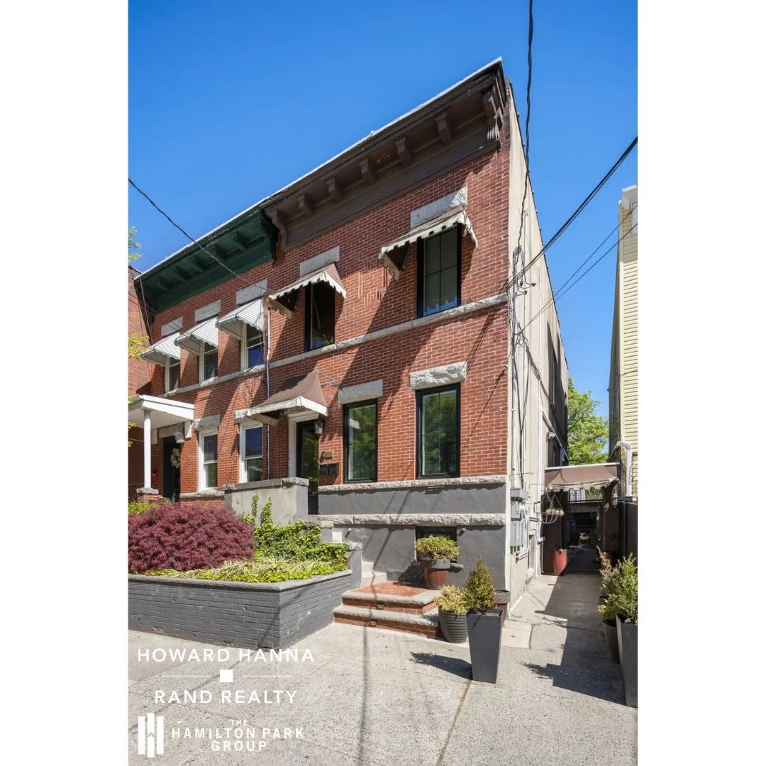 📍138 Central Avenue #1, Jersey City, NJ 07306📍

&bull; Rent: $4,350

&bull; 3 BR, 2 BA

&bull; 1 month broker&rsquo;s fee

&bull; Bright, spacious duplex in a prime Heights location near Pershing Field Park, Central Avenue shops, cafes, and easy NY