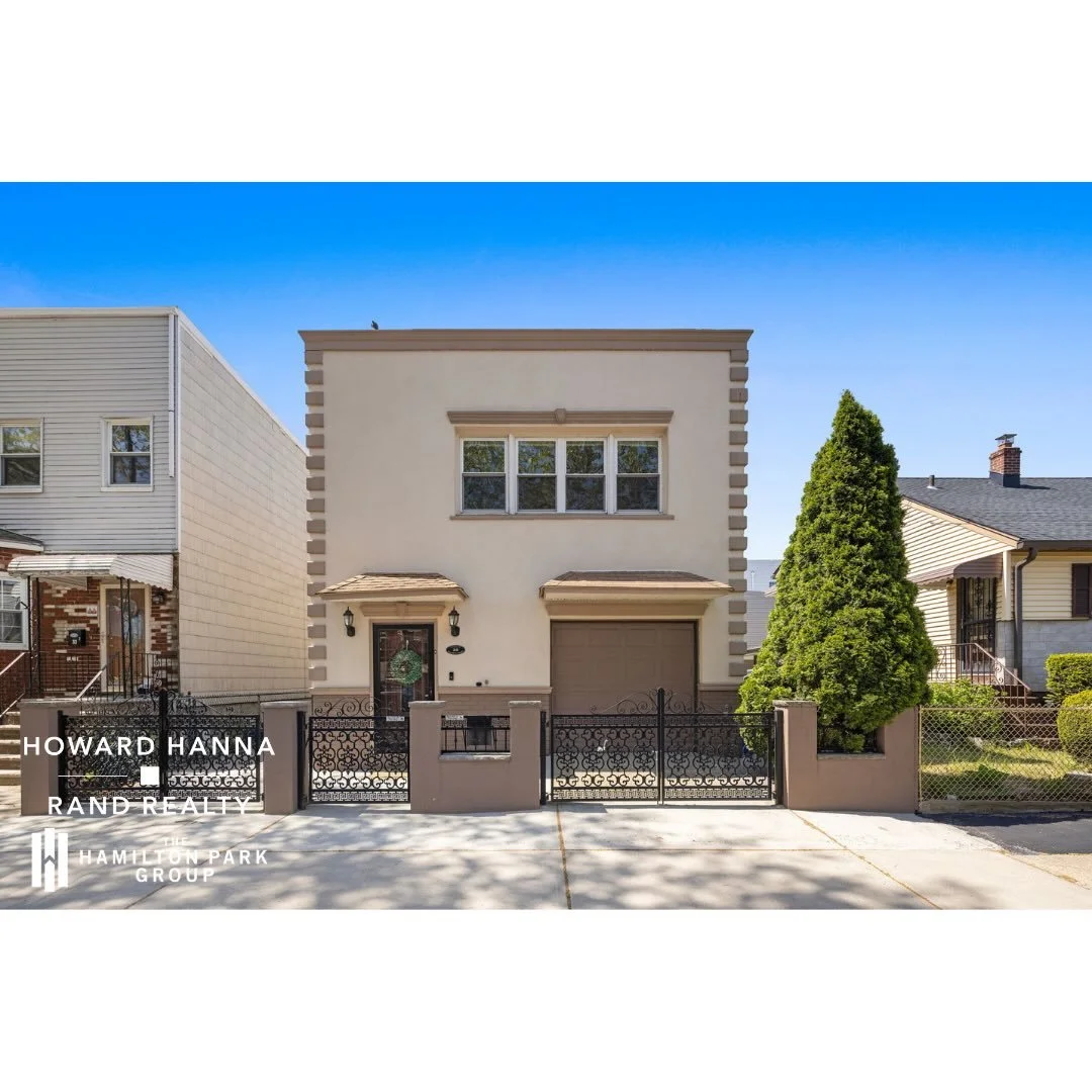 📍35 Elizabeth Street, Jersey City, NJ 07306📍

&bull; Style: 2 Family 
&bull; Bedrooms: 4 
&bull; Bathrooms: 2
&bull; Taxes: $13,113
&bull; Asking: $1,400,000

Discover this well-situated home in Journal Square, located in the sought after Island se