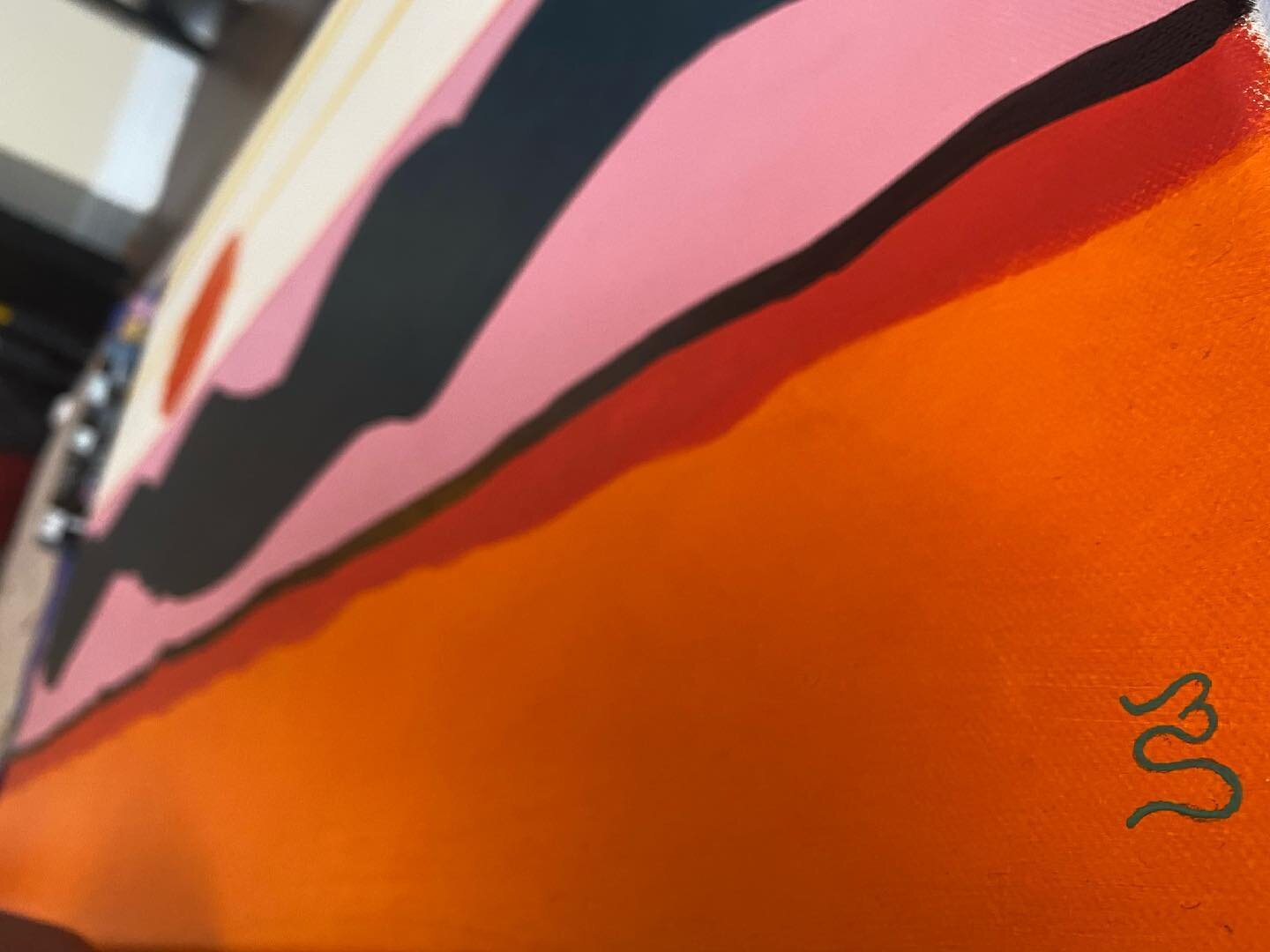 Painting in a different style to help my creativity block 
🧡💙💗💛❤️
#safiredesigns #s3 #acrylicpainting #creativity #artist #southasian #asian #femaleartist #indianartist