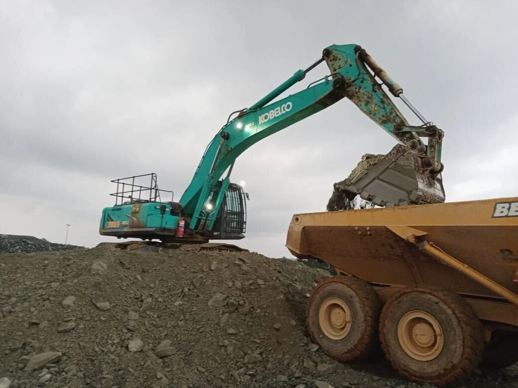 Phakamisa - a leading contractor to the mining industry