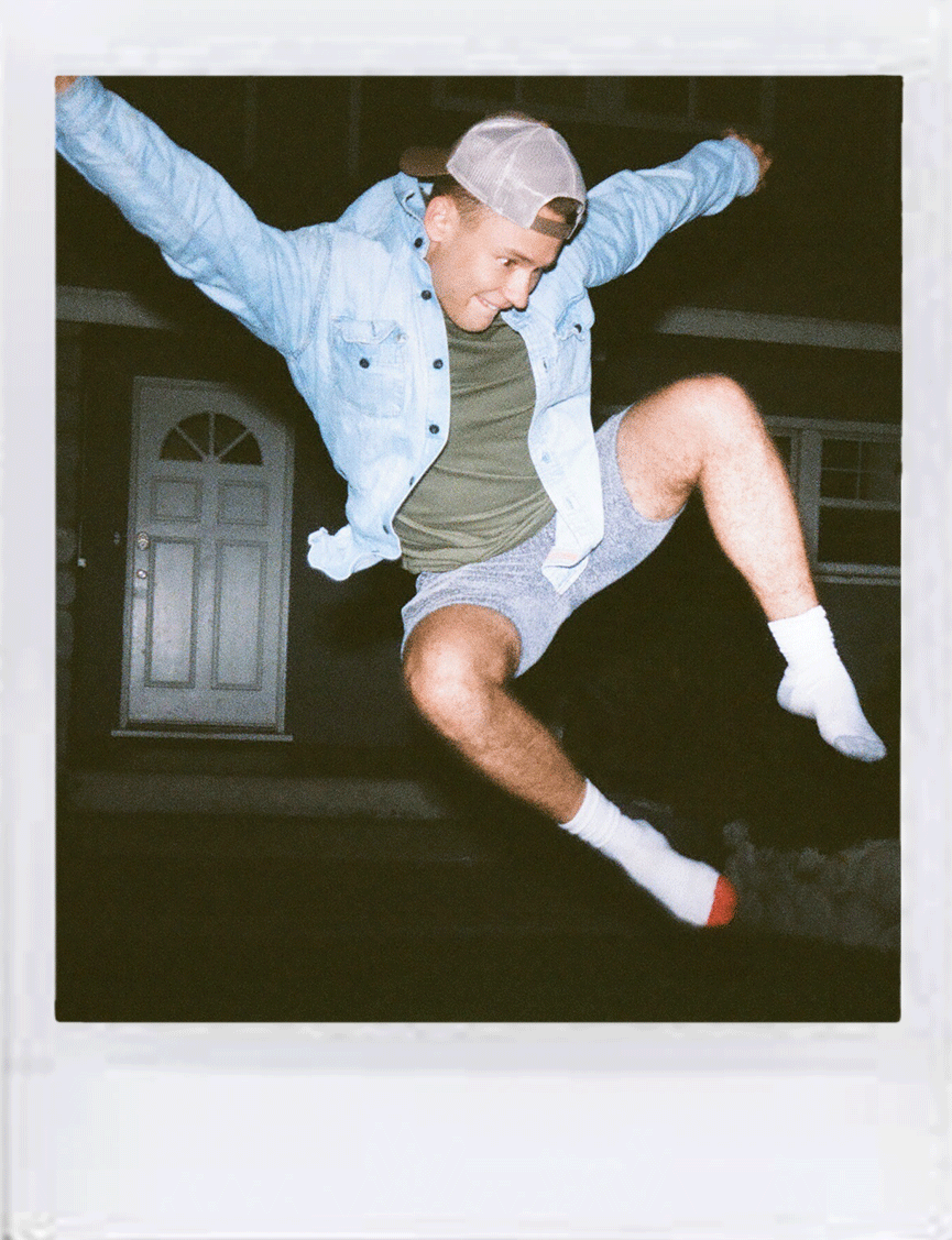 Hunter_Jump_Polaroid.gif