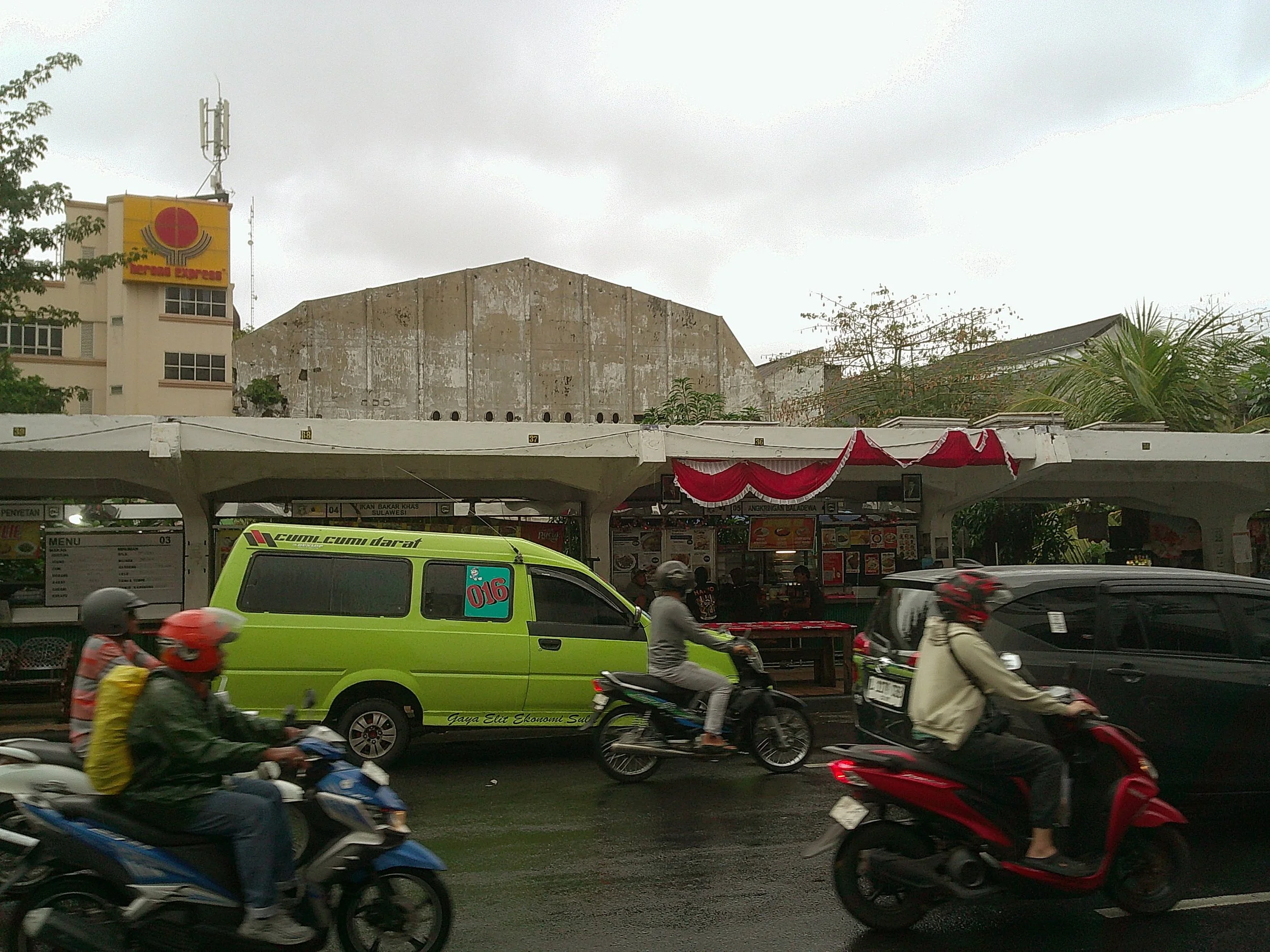 When Boys and Girls Faced Men and Machines