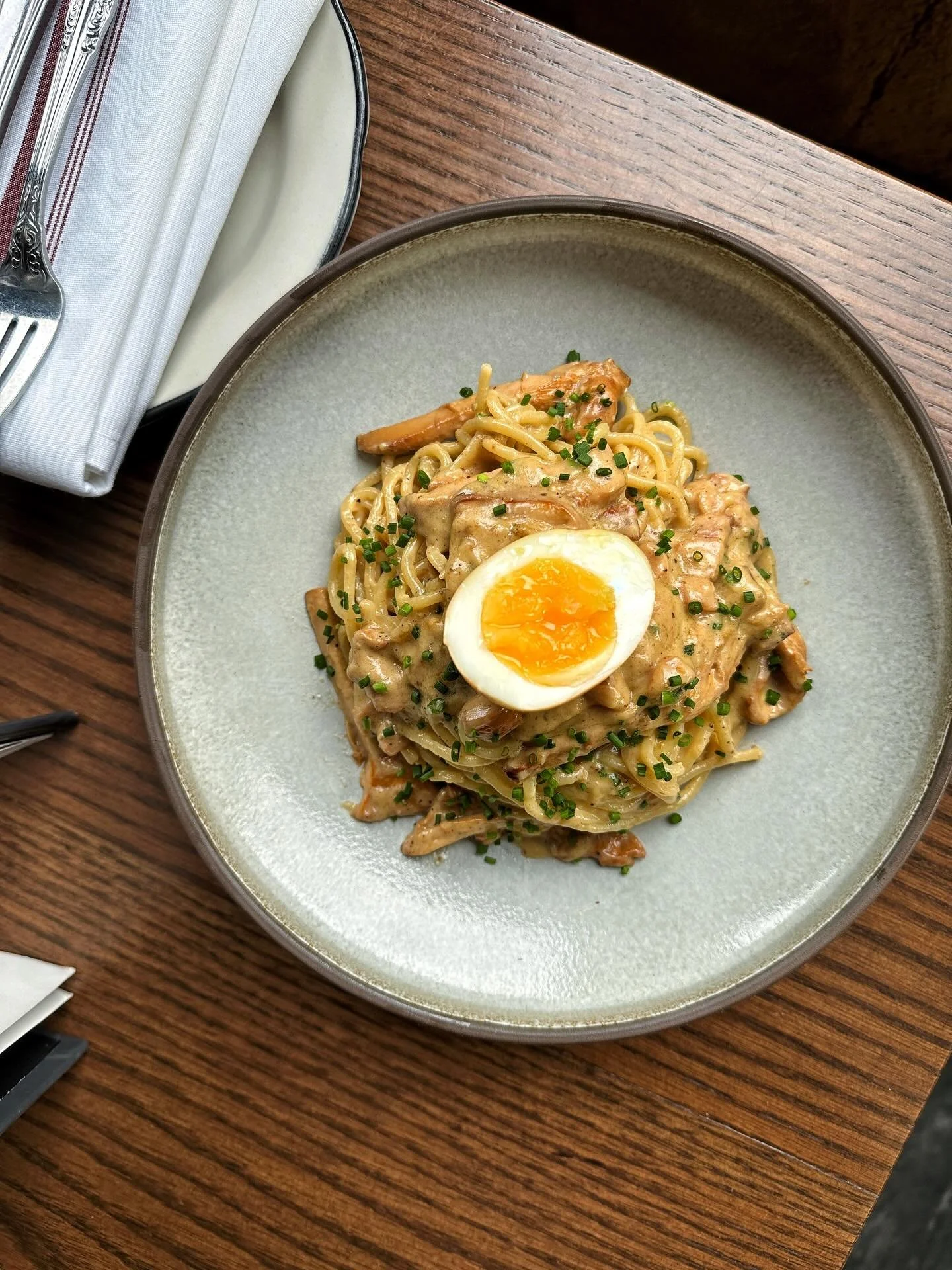 Pacific Uni &amp; Foie Gras Emulsion, Double Smoked Bacon, Chanterelle Mushrooms, Grana Padano, Umami Marinated Soft Boiled Egg and Bronze-Dye Extruded Spaghetti 

💥🍋💯💚🍄&zwj;🟫🍝 

Feature Pasta [While it Lasts] @patandbettys