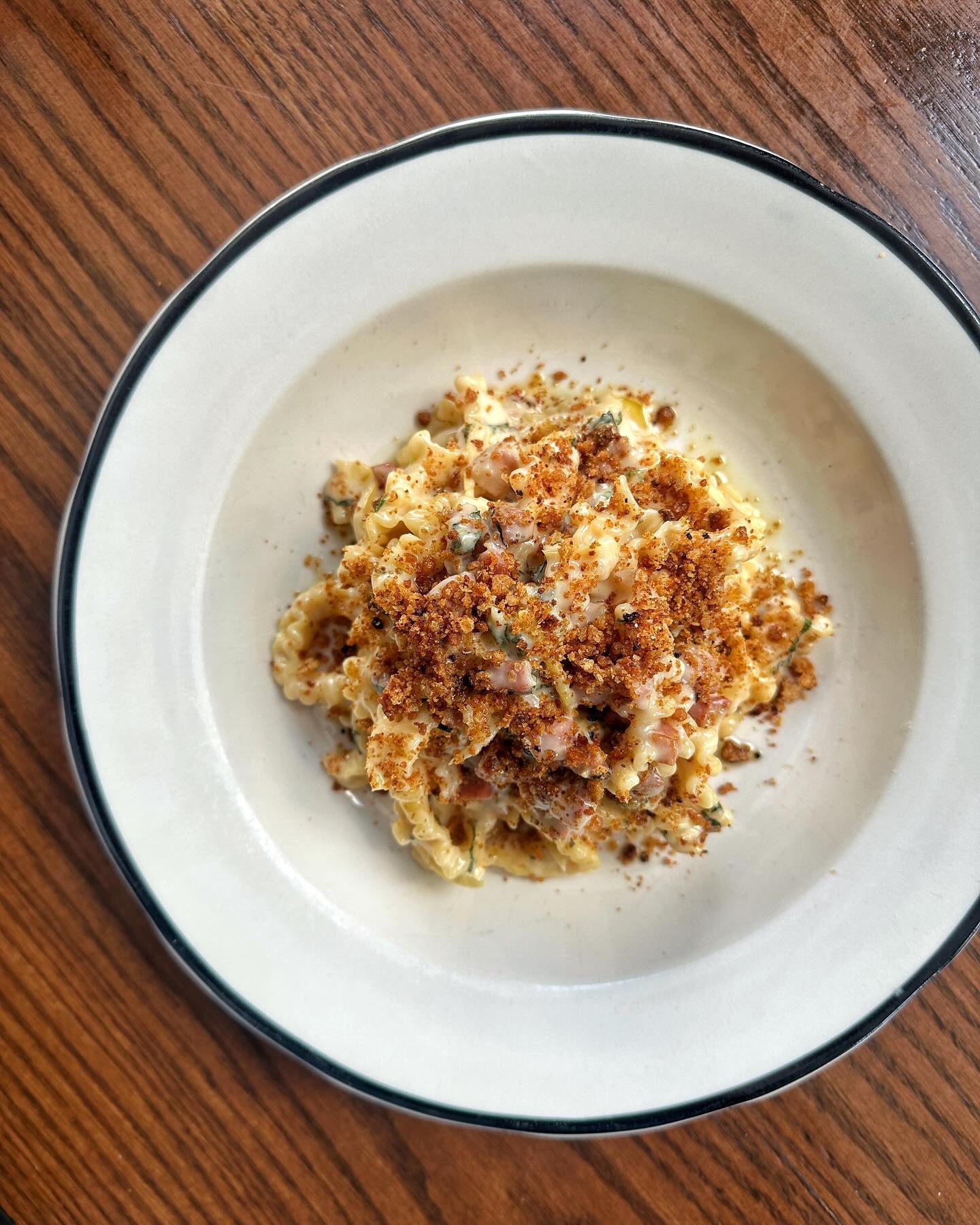 Bronze Dye Extruded Mafaldine, Fontina Fondue, Prosciutto, Preserved Lemon, Fresh Mint and Pangrattato 

🍝🫶🍃🥂💯🍴🍖✨

@patandbettys