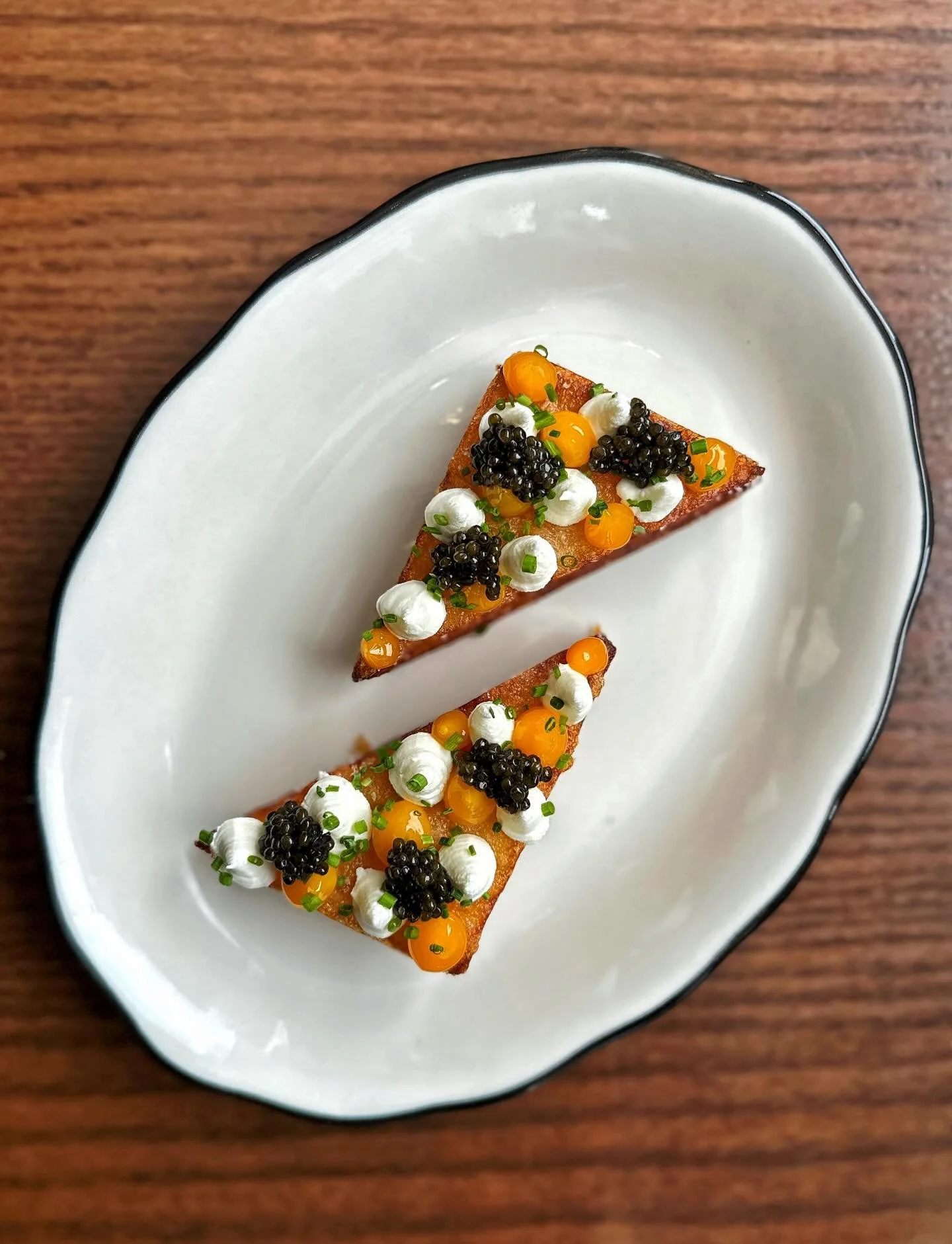 Kaluga Caviar, Chives, Cr&egrave;me Fraiche, Egg Yolk Gel&eacute;e, Duck Fat Potato Pav&eacute;, P&amp;B Seasoning Salt

✨🥔🥂🧩💛🫥

@patandbettys