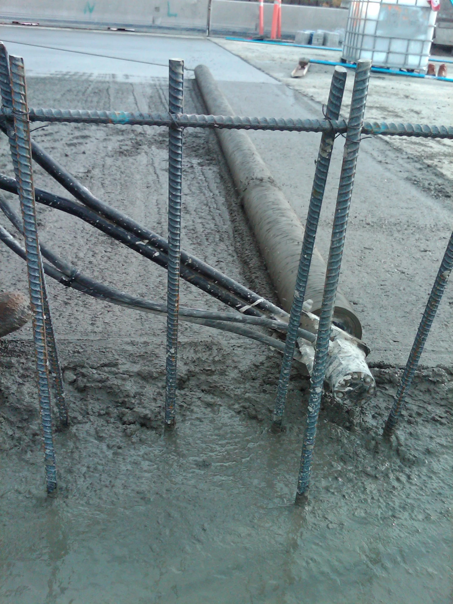 Roller Screed running on screed pipe and chair system