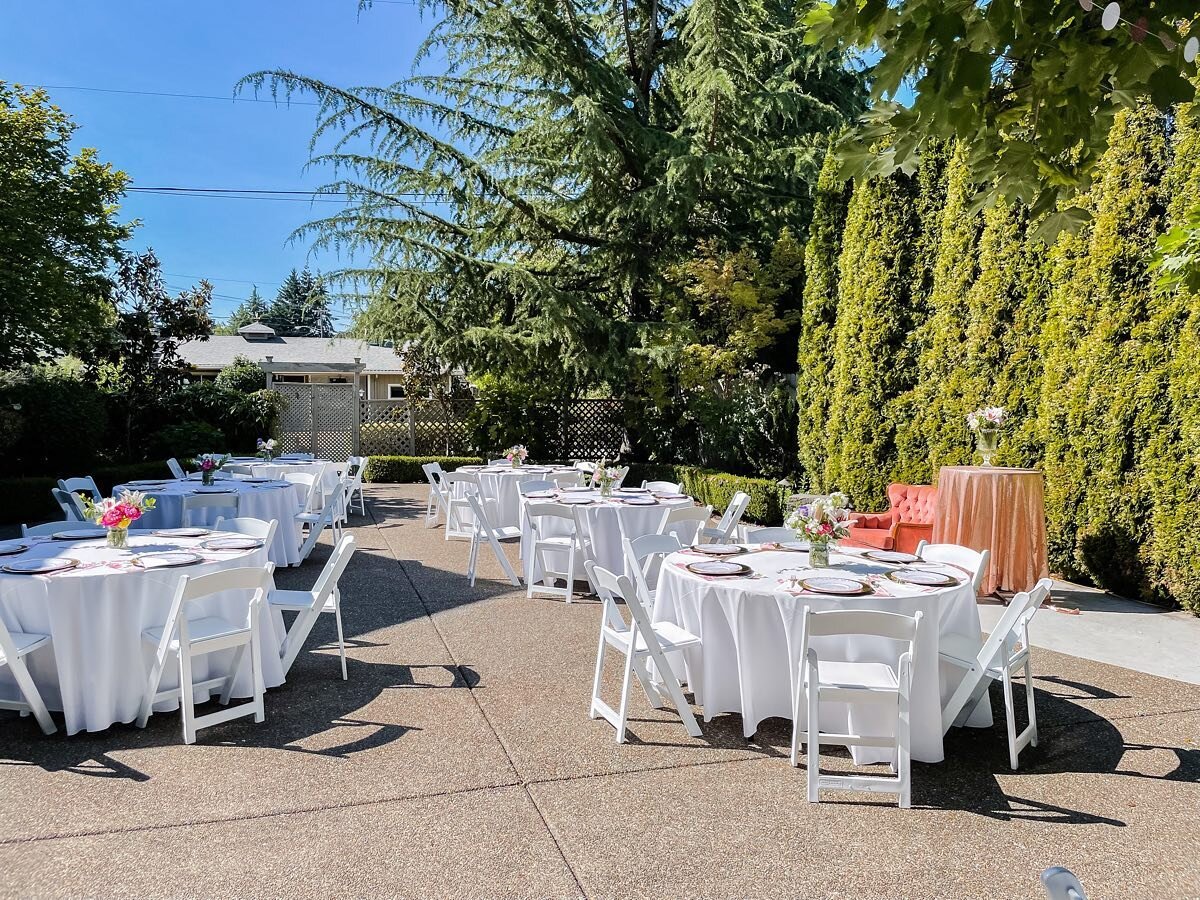 Today&rsquo;s sunny weather has us excited for summer days! Check out this bridal shower set up on our outdoor patio. 

#Bridalshower #Sherwoodoregon #Portlandoregon #Wedding #Eventspace #Weddingplanning