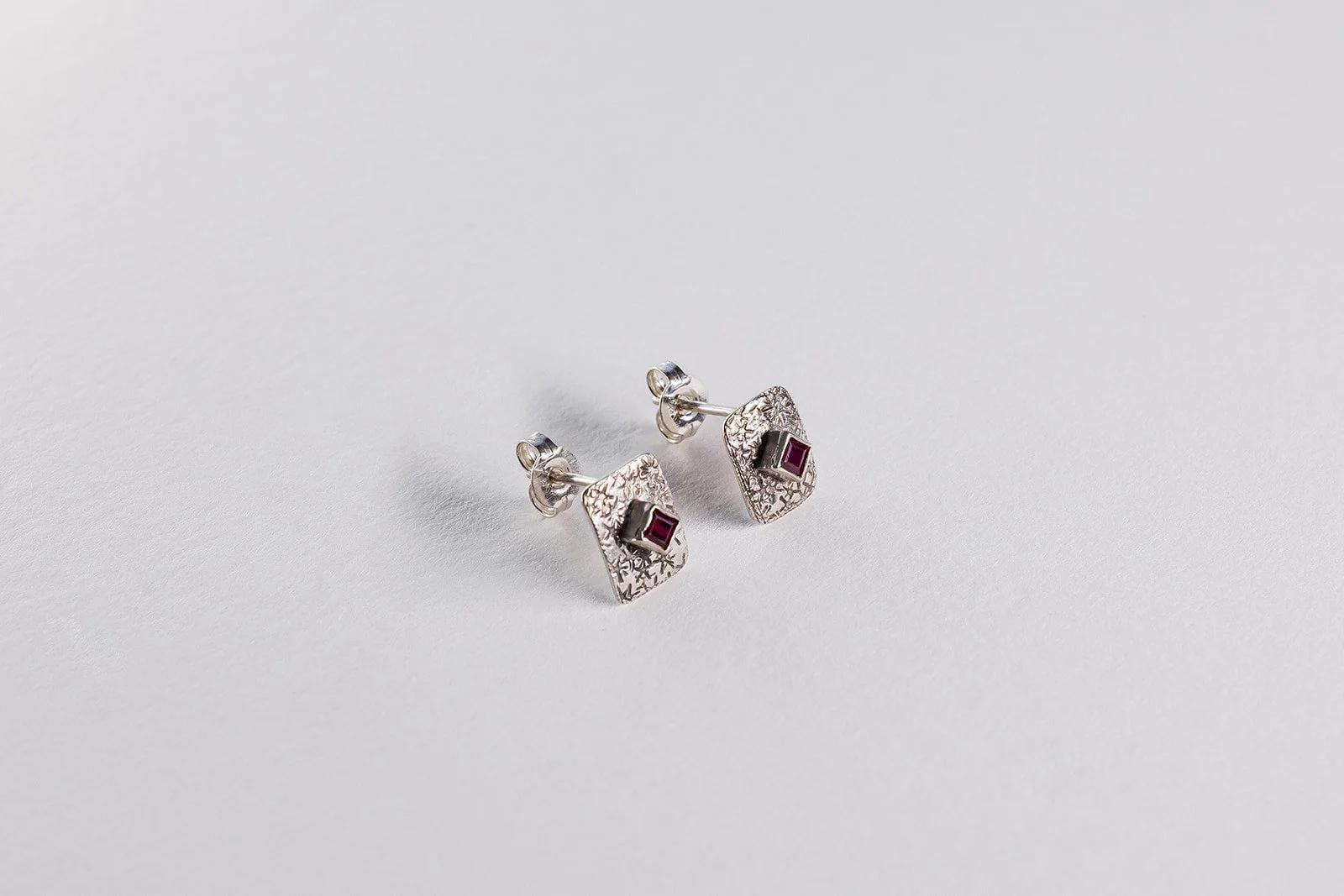 Lisa Webb Studio Jewellery Photos by KateLittle _MGL5360.jpg