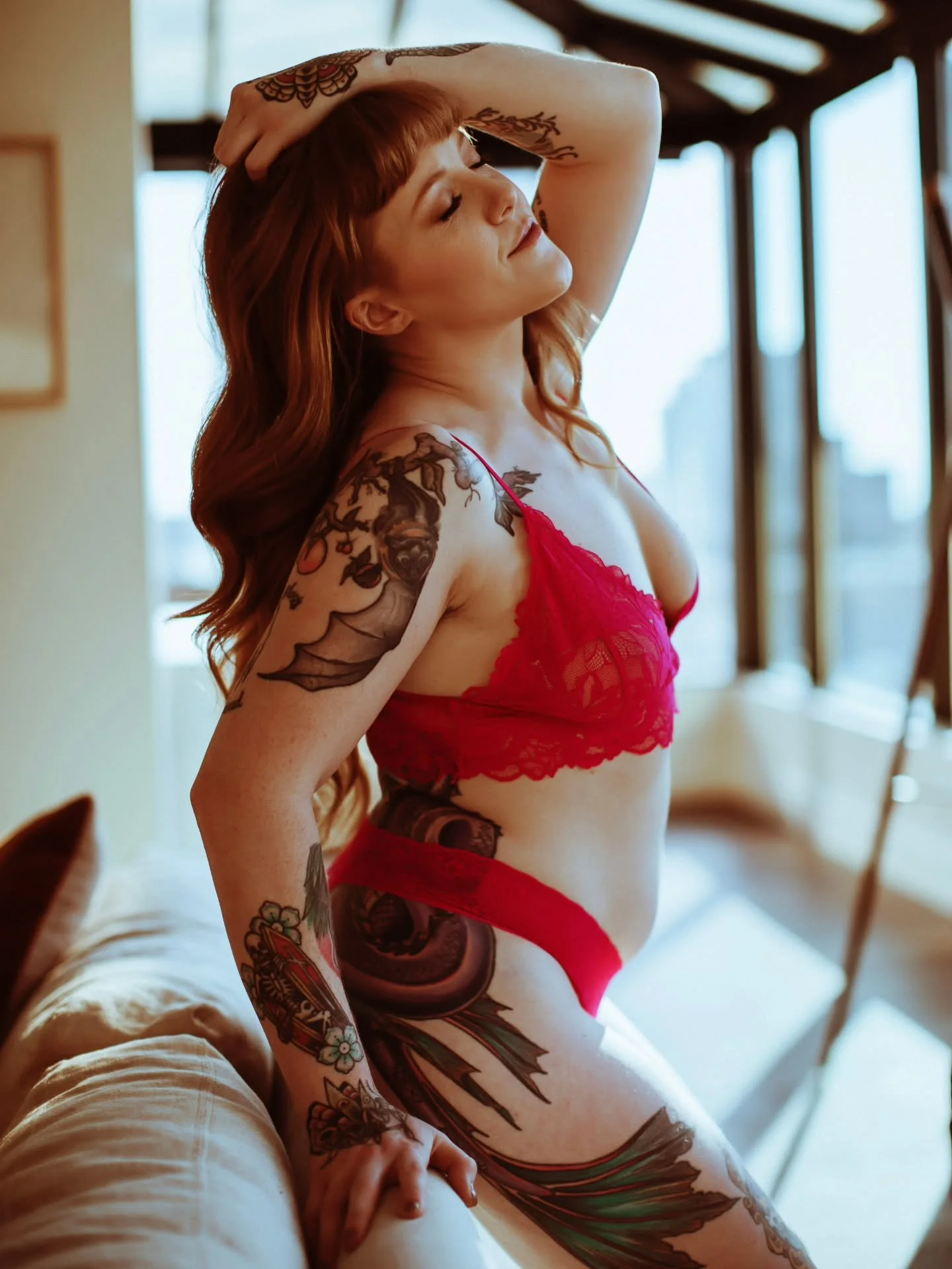 I'm still small and thick, just the way you like 'em! 
#danakaephotography #thickandcurvy #curvy #tatted #tattedwomen #danakaeboudoir