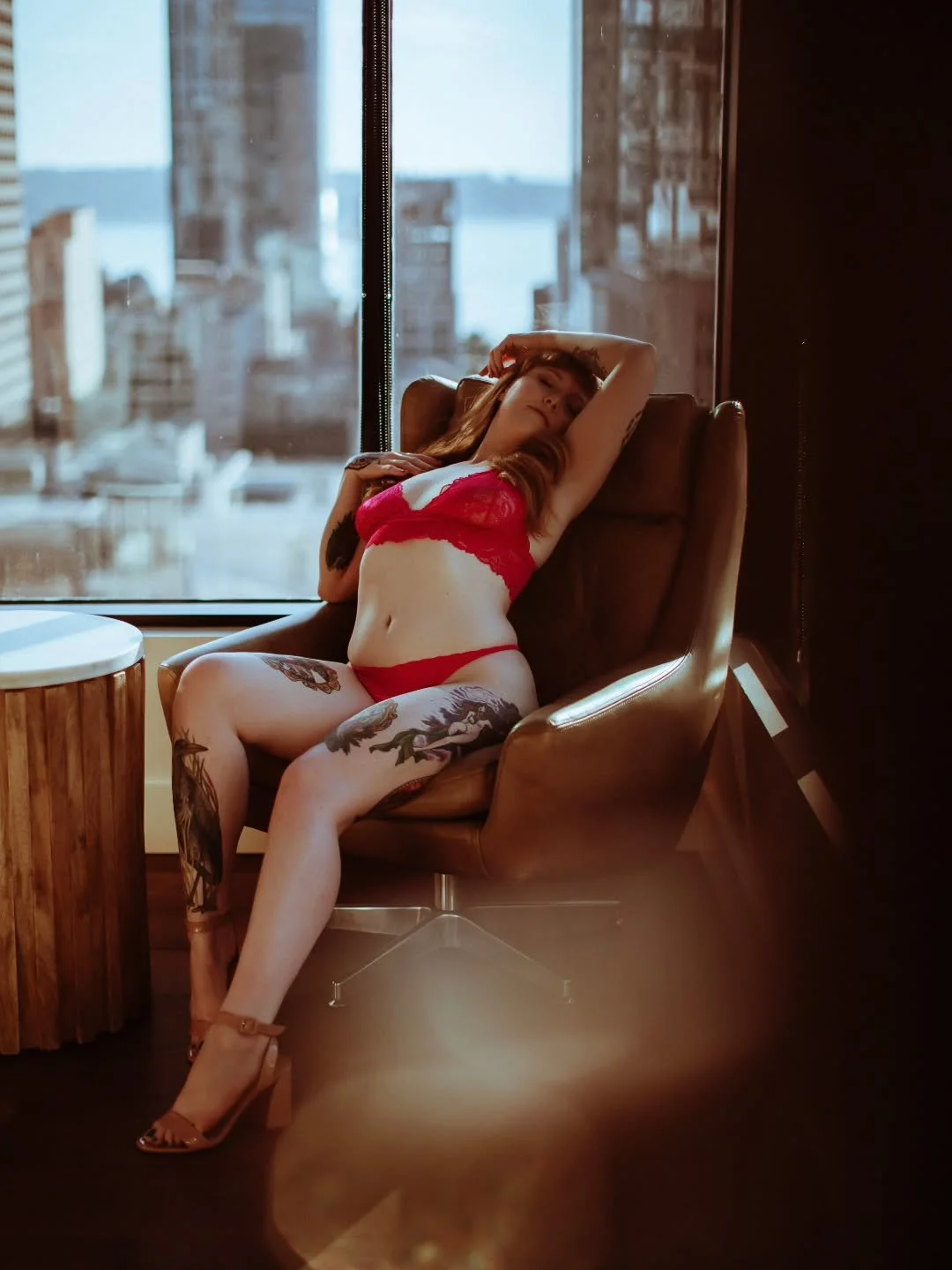 Lay me down in roses and worship me, please! 📸@danakaephoto