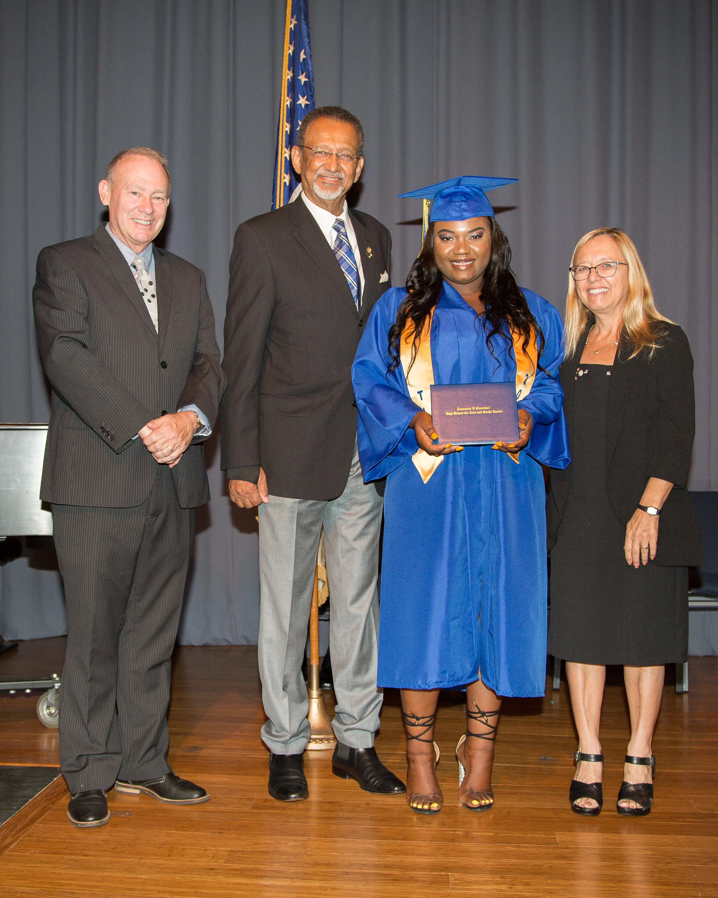 grad05.jpg