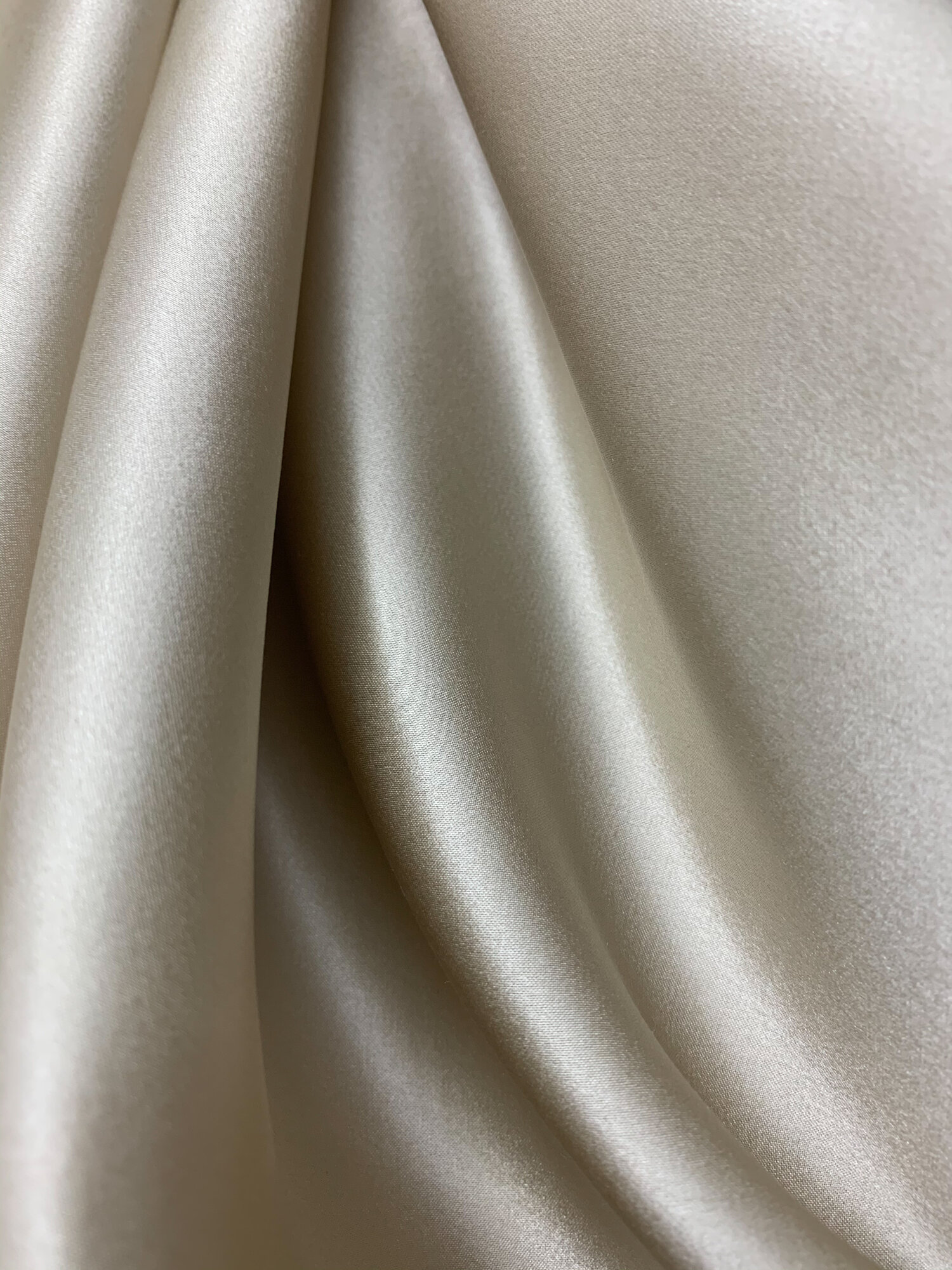Red 100% Pure Mulberry Silk Charmeuse Fabric, 19mm 44 Width Pre-Cut Silk  Fabric — NOCHKA