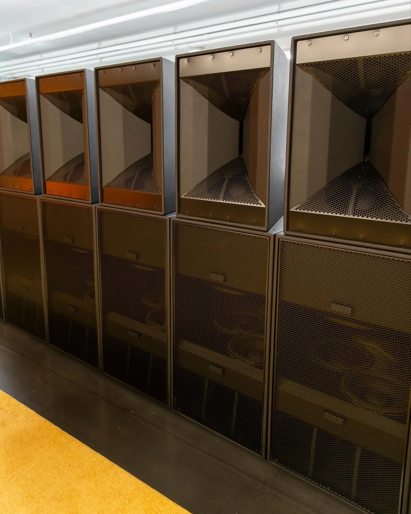 Take an inside look at our Custom Shop.
This order features stock black loudspeakers with no grille fabric so you can see the components that make the magic happen. A true beast of a system, featuring a 5-way design: the CT212’s 3-way crossove