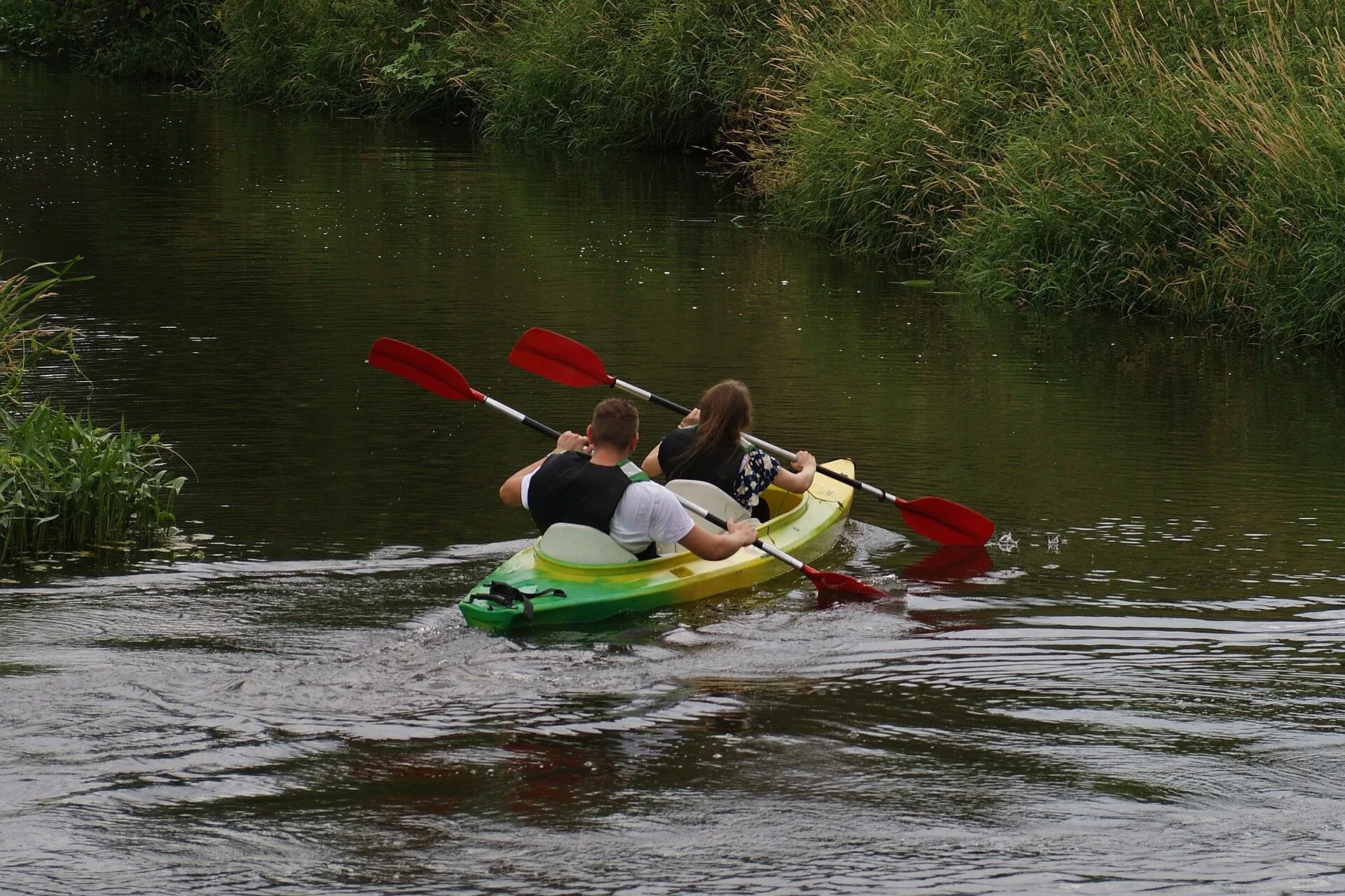 kayak-3570317_1920.jpg