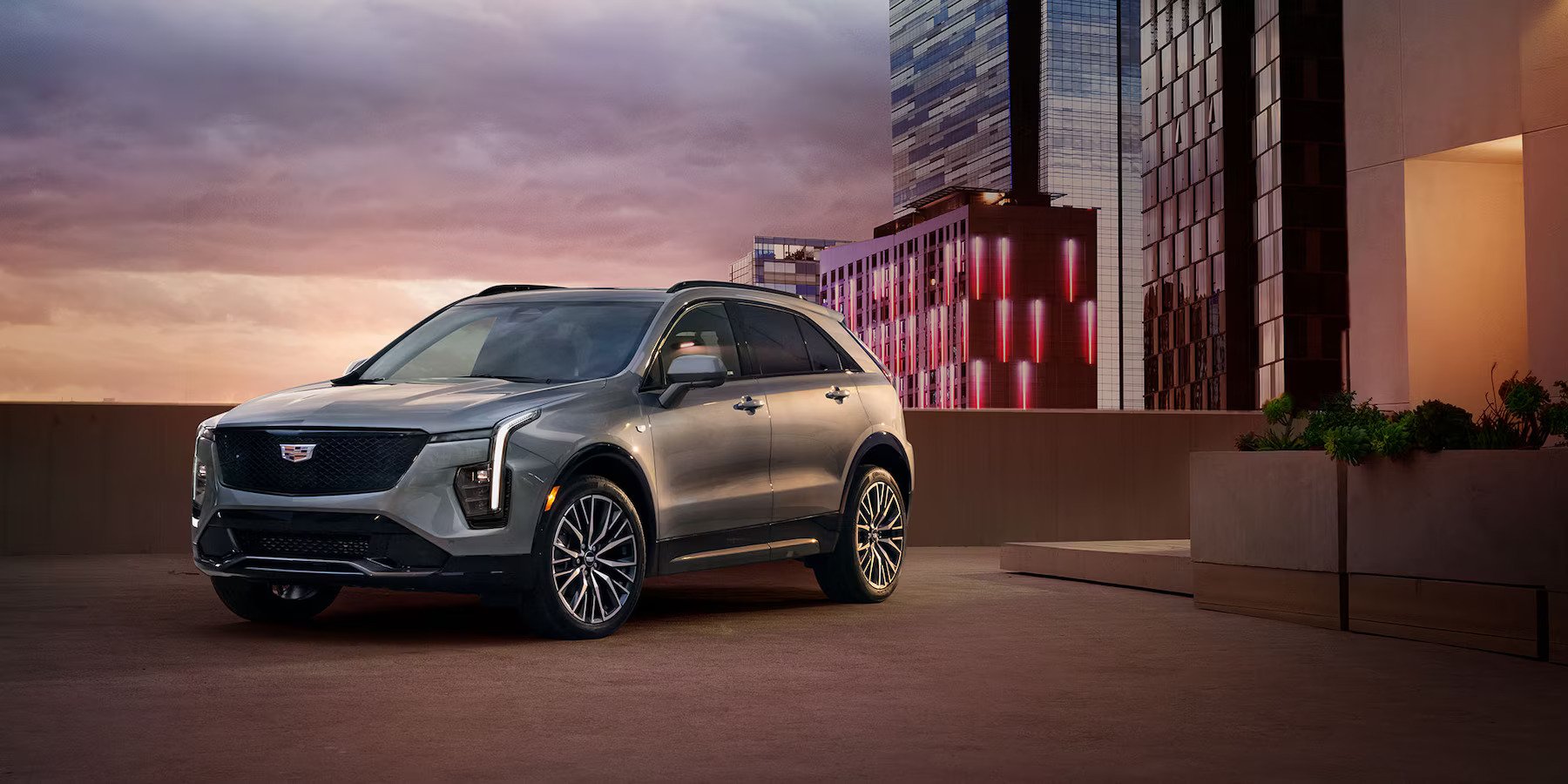 my25-xt4-gallery-modal-exterior-front-drivers-side.jpg