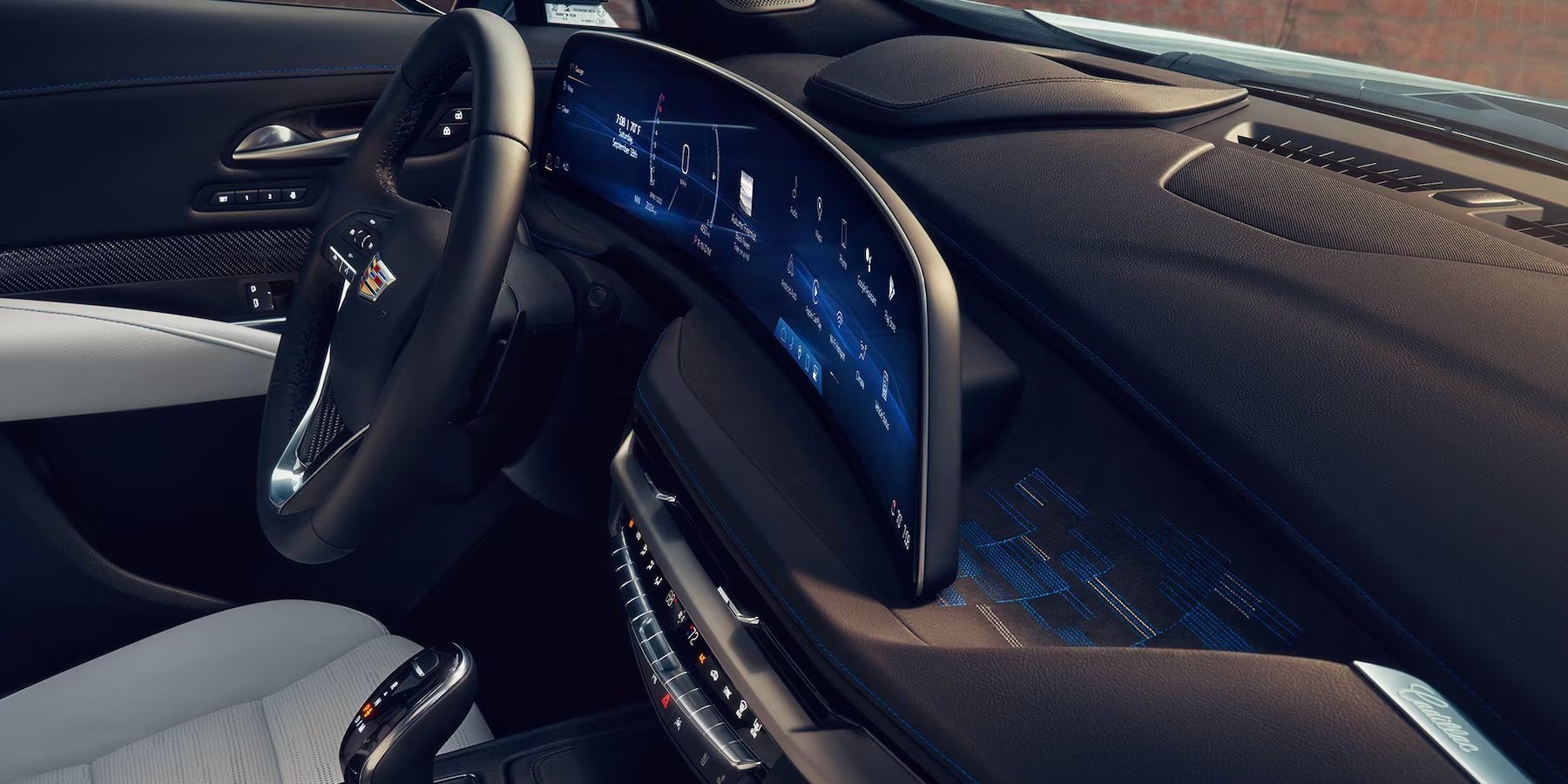 my25-xt4-features-interior-driving-experience+copy.jpg
