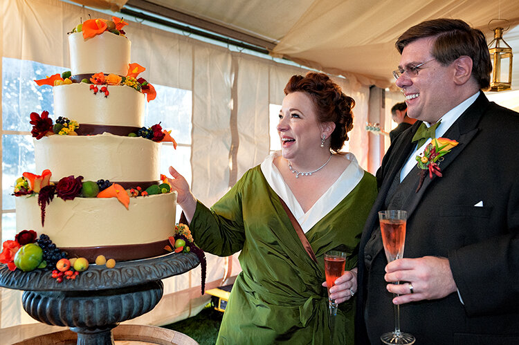 Brooke and John wedding cake Jamie Bosworth (2).jpg