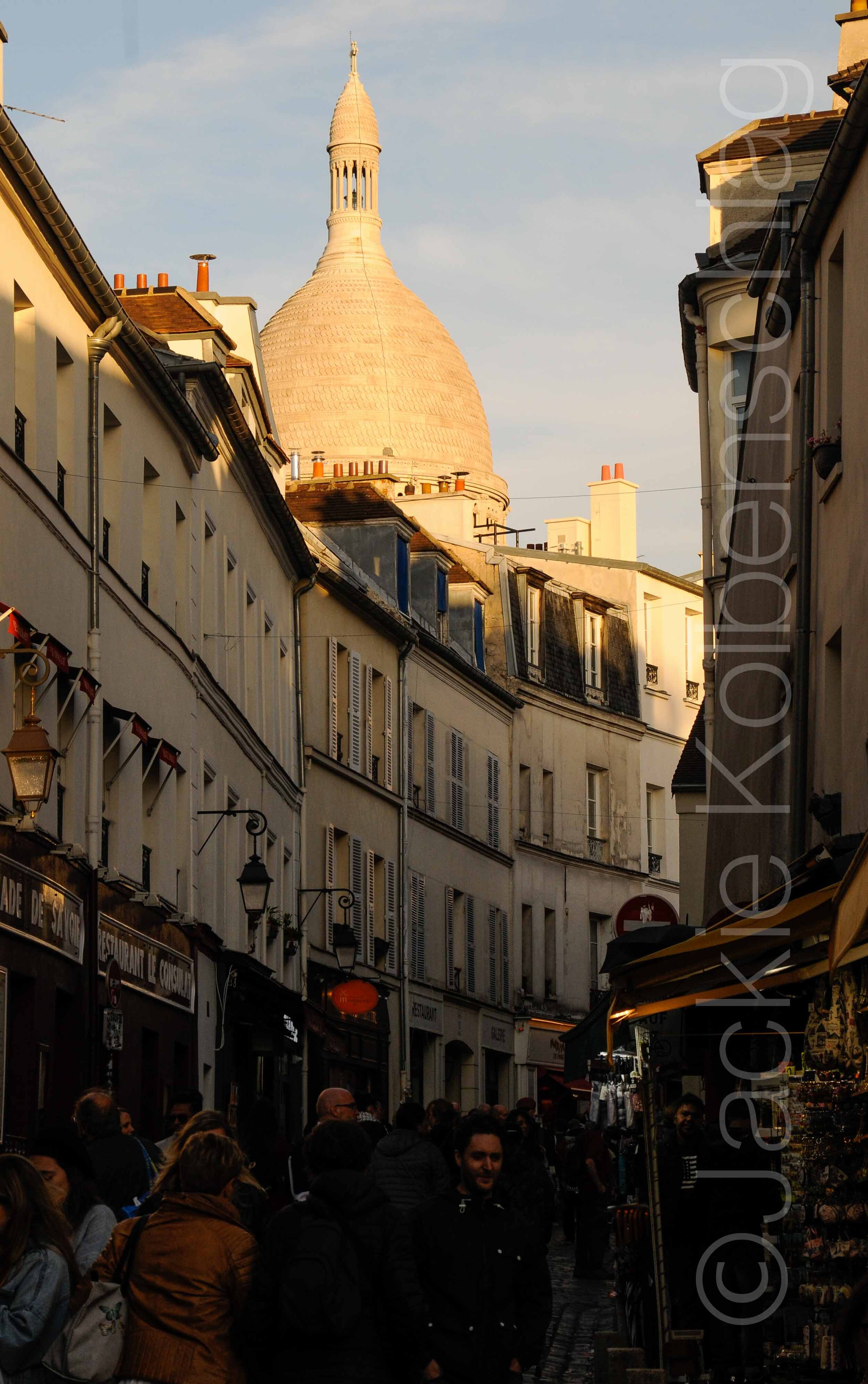 Behind Montmartre 