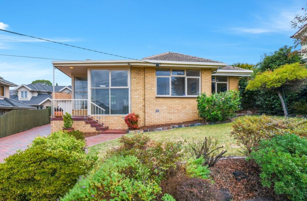 SOLD: 25 Glen Road, Glen Waverley