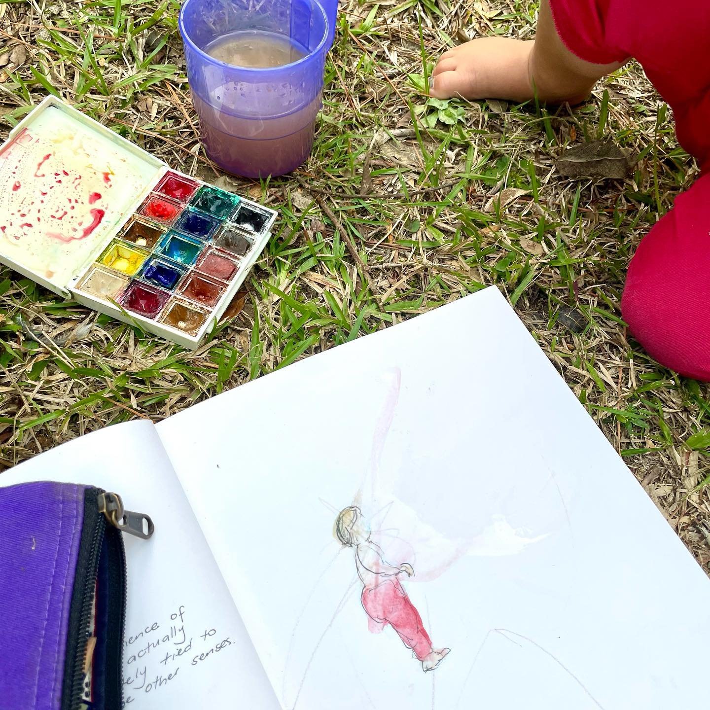 Today is Day 6 of International Nature Journaling Week and our theme is Movement. ⁣
⁣
I went to the bottom of my garden to see if I could sketch the movement of some birds and I came across my sweet baby niece and her mum. She is always interested in