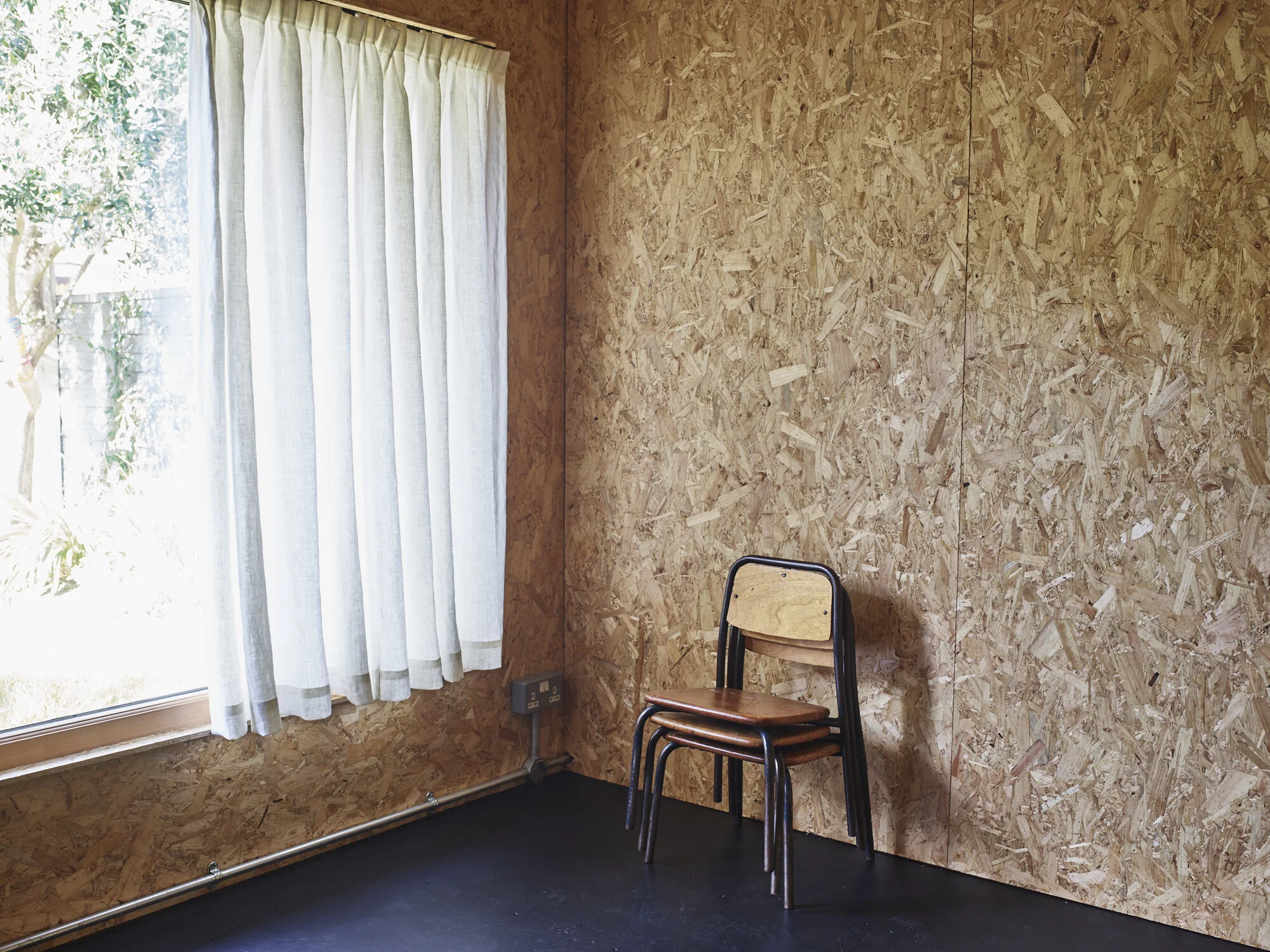 DEN_window_01.jpg