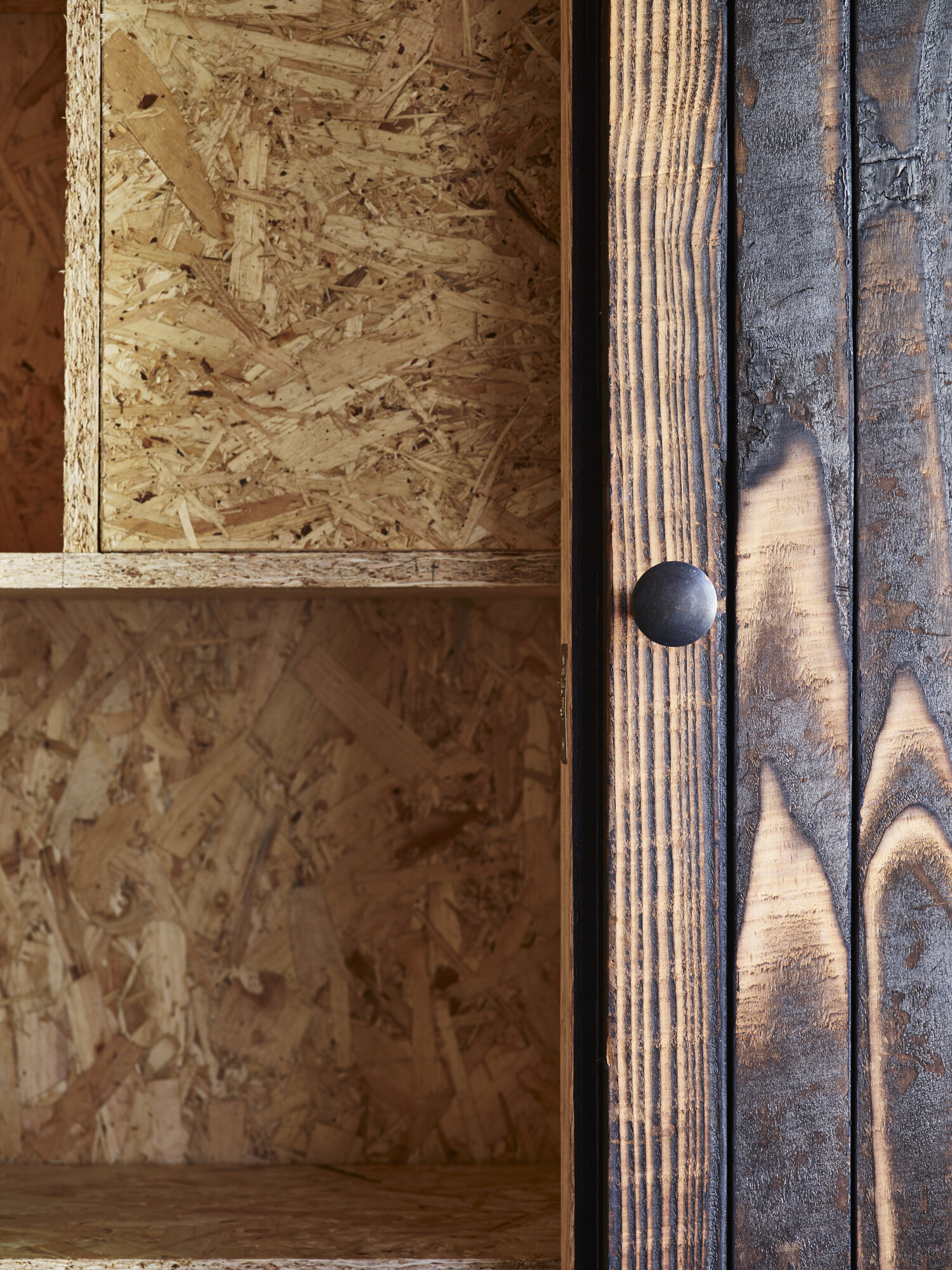 DEN_door_detail_01.jpg