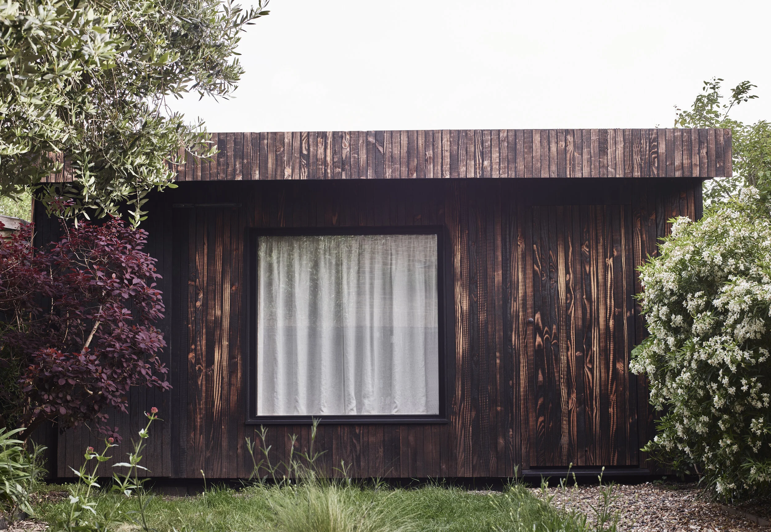 DEN_outside_02.jpg