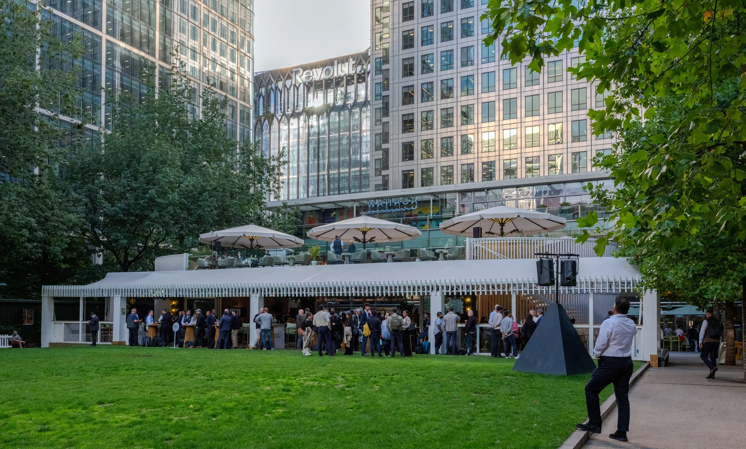 Oasis Bar Canary Wharf London : Thames & Newcastle Givanni Associates