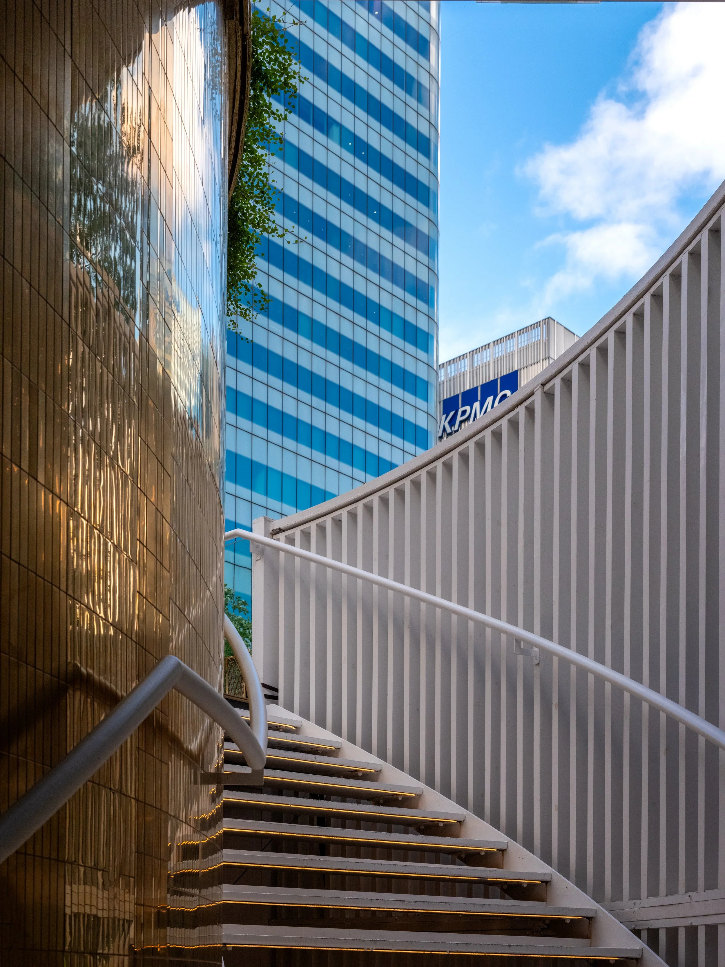 Oasis Bar Canary Wharf London : Thames & Newcastle Givanni Associates