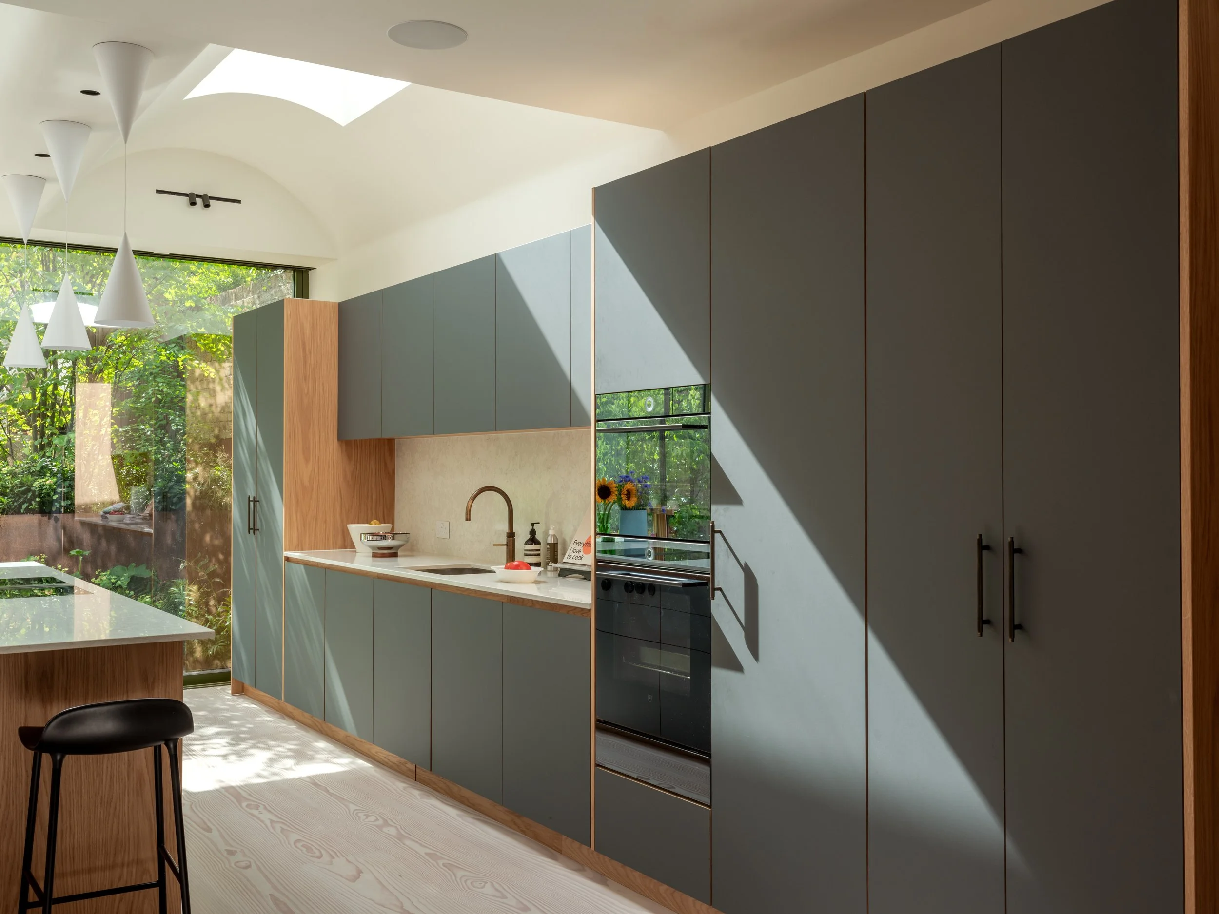 Private House North London : Thames & Newcastle Contractor - Rare Architects