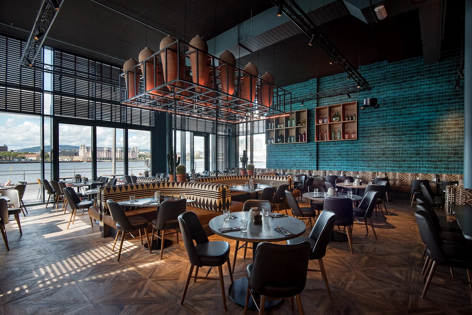 Coyo i Oslo er en autentisk meksikansk restaurant, med en unik beliggenhet ytterst mot Sørenga sjøbad og med fantastisk utsikt til Oslofjorden.