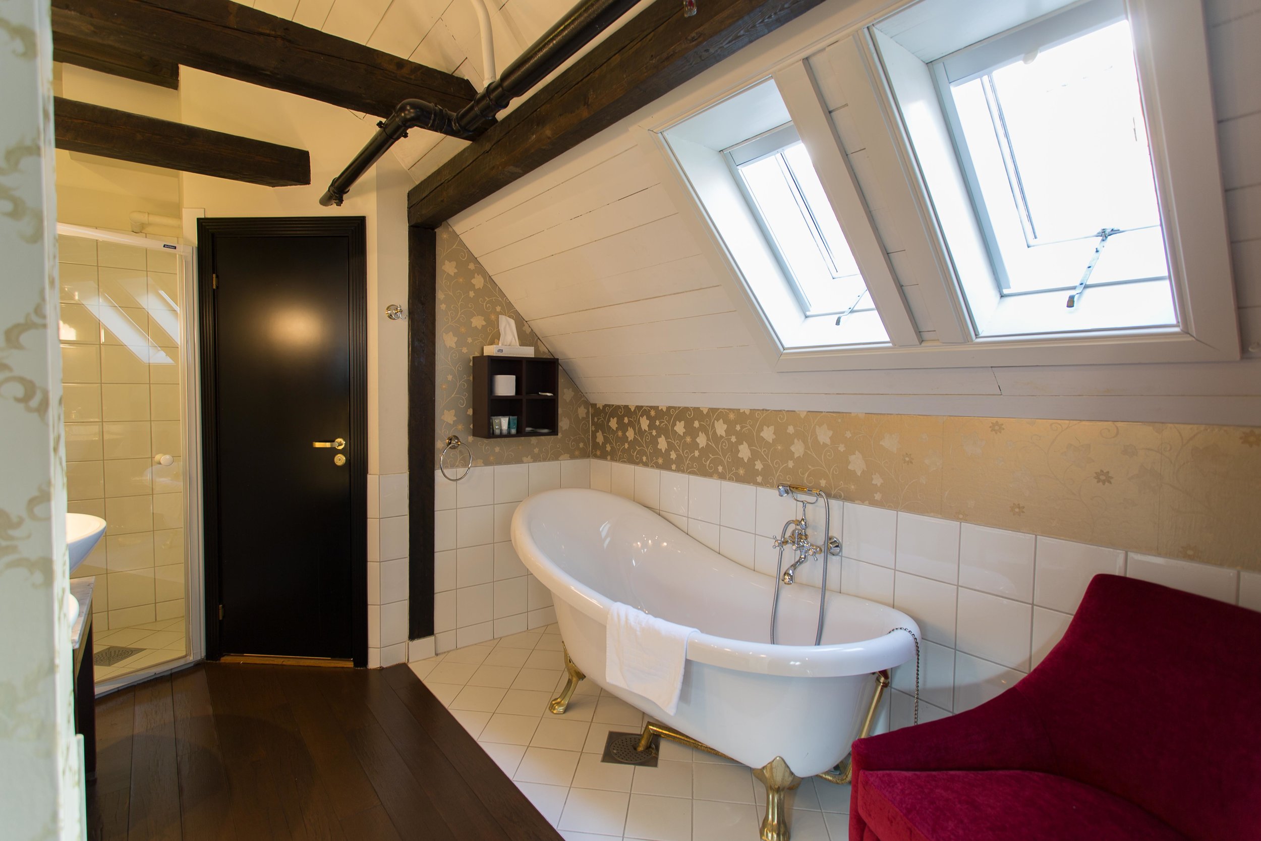   dethanseatiskehotel.no  