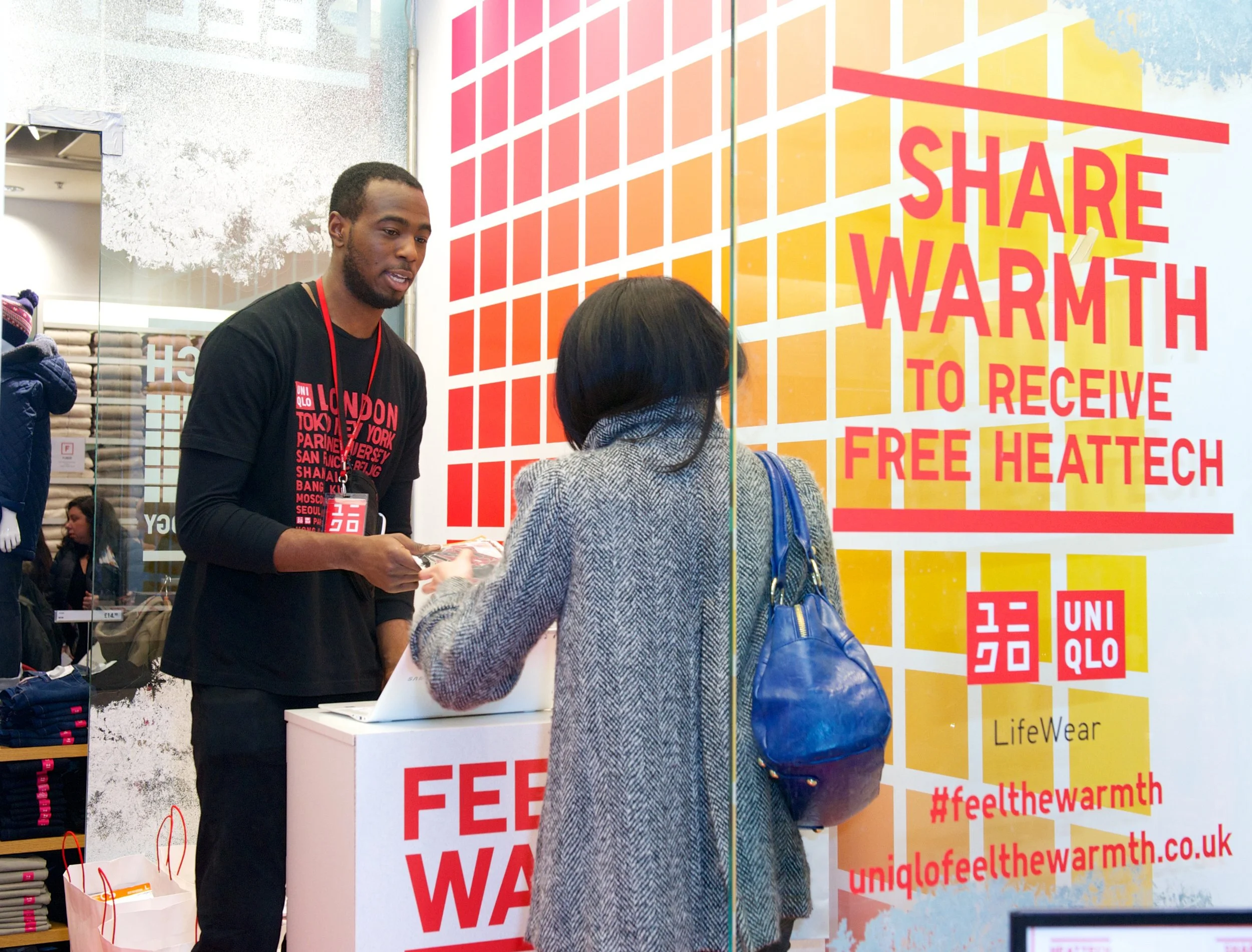 UNIQLO_Store_interior3_WARMTH.jpg