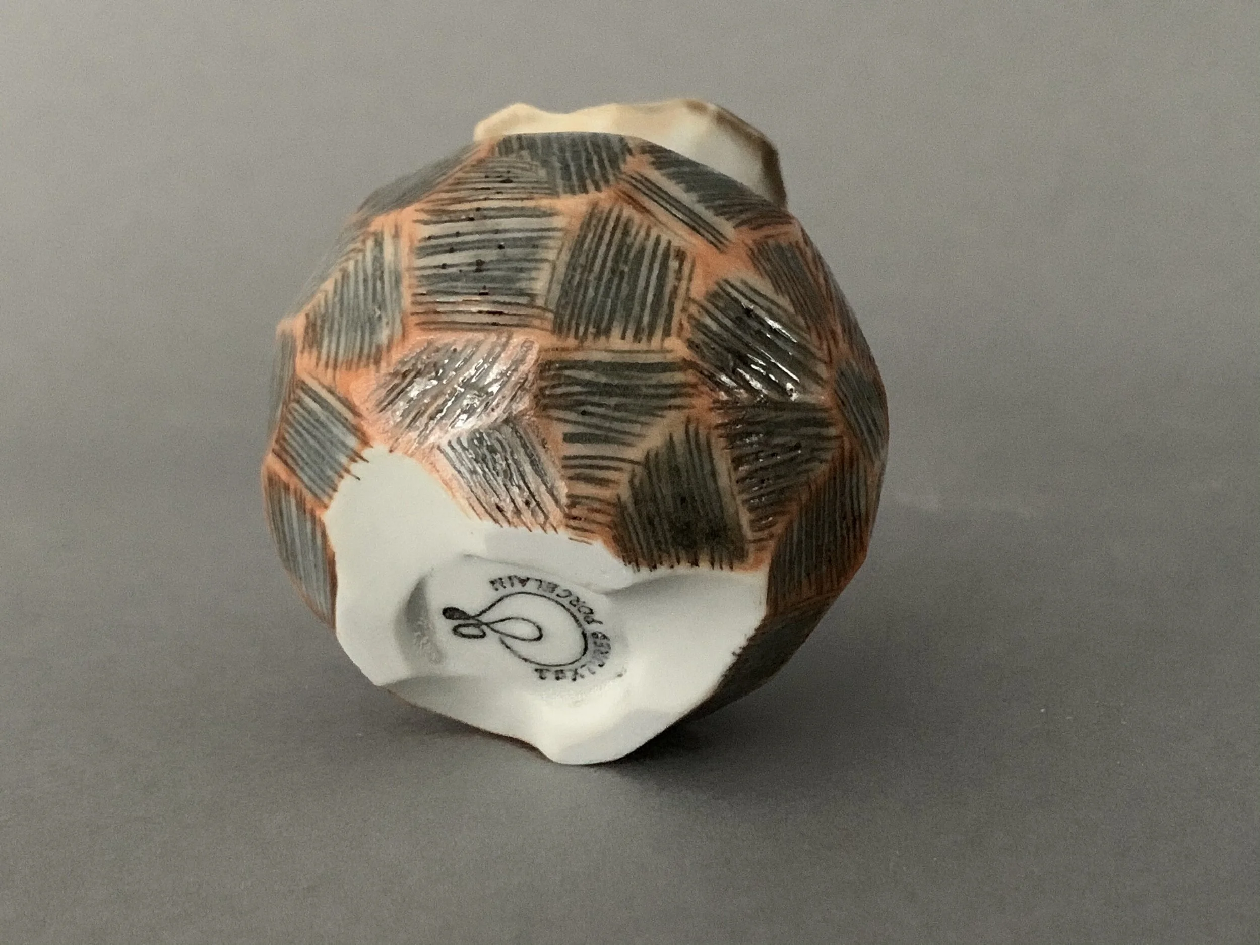 F52948DD-1AA3-4D35-A0F2-4BBC54534A0F