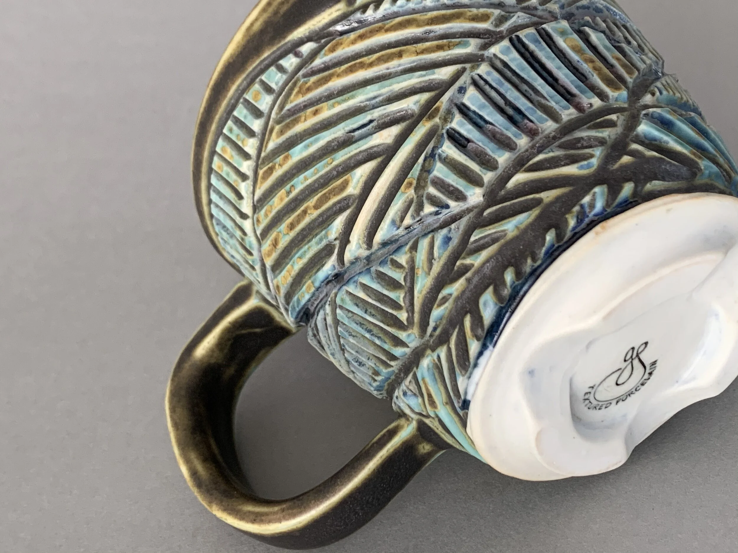 F14DBE98-BBE0-441F-8A8D-BA49A6B049E5